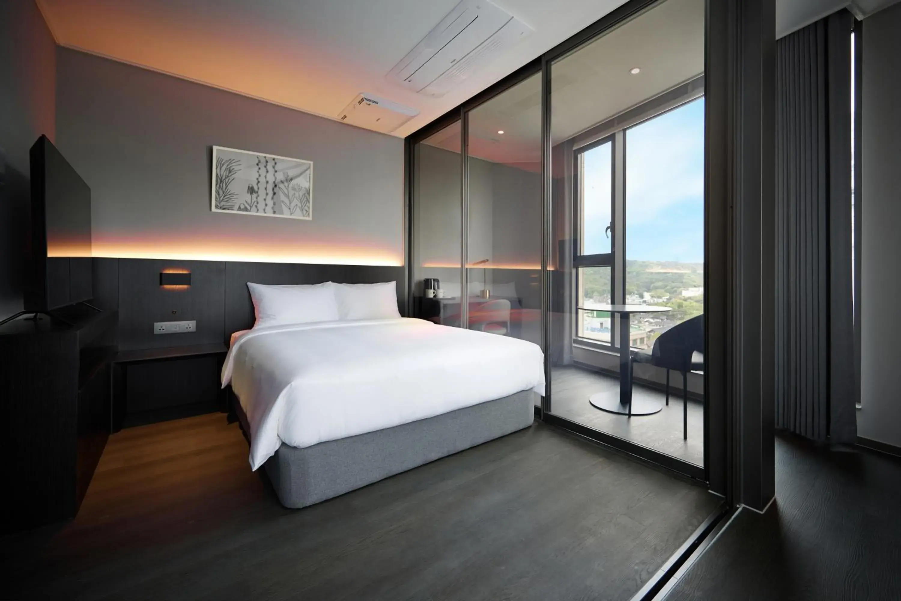 Deluxe Double Room in Homes Stay Myeongdong Deluxe Double Room in Homes Stay Myeongdong