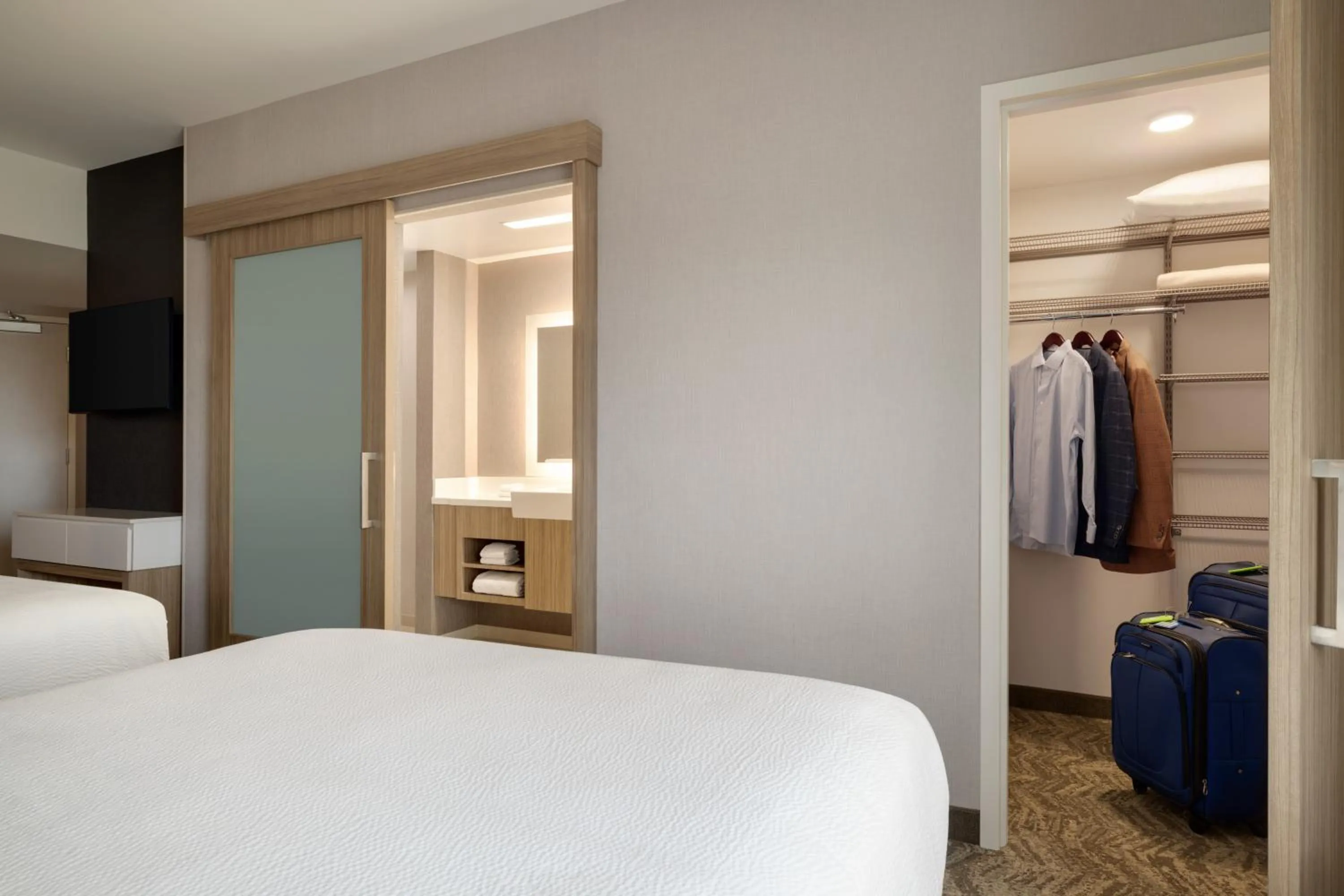 wardrobe, Bed in SpringHill Suites by Marriott Easton PA