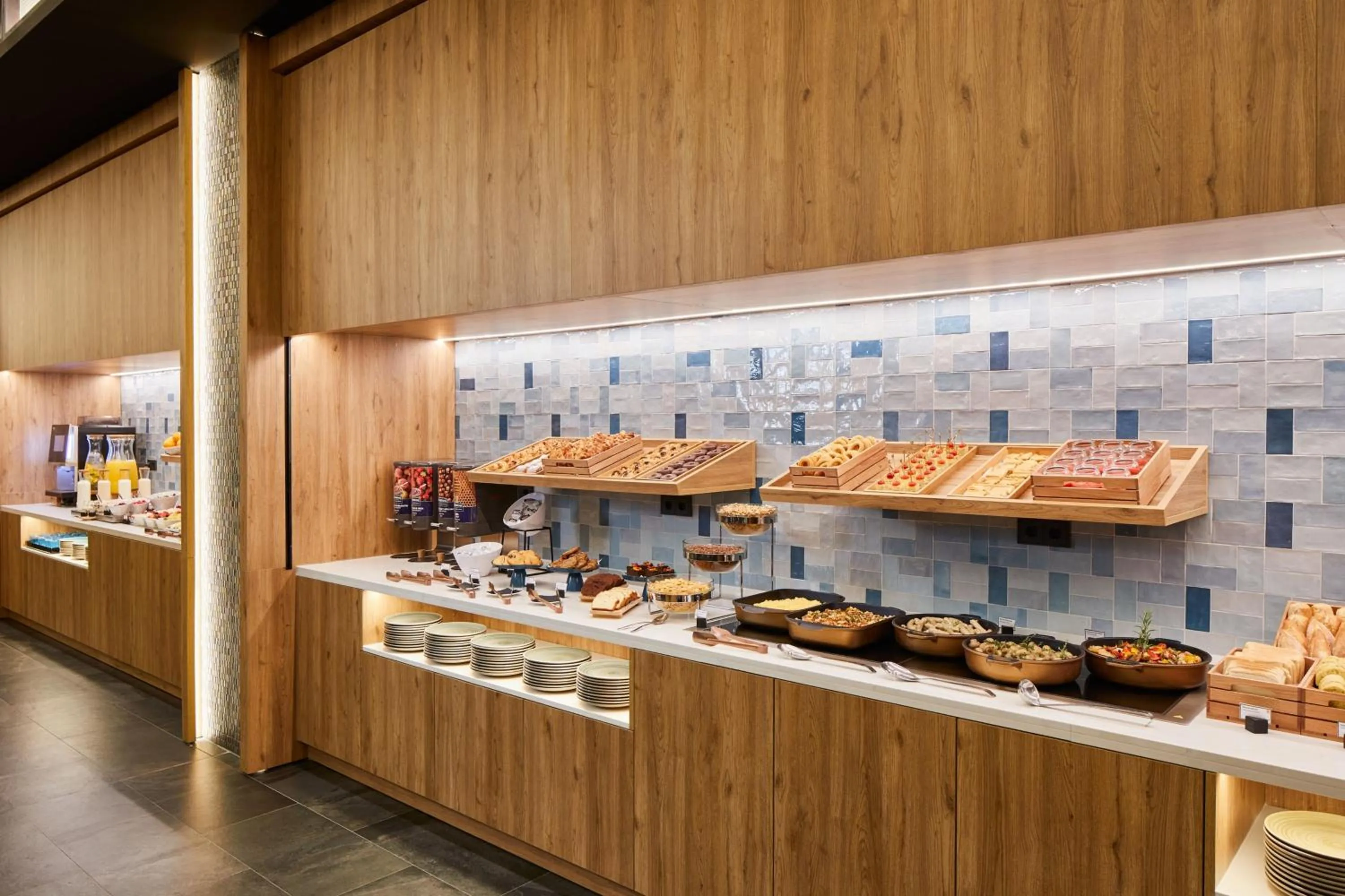 Restaurant/places to eat in Four Points by Sheraton Barcelona Airport