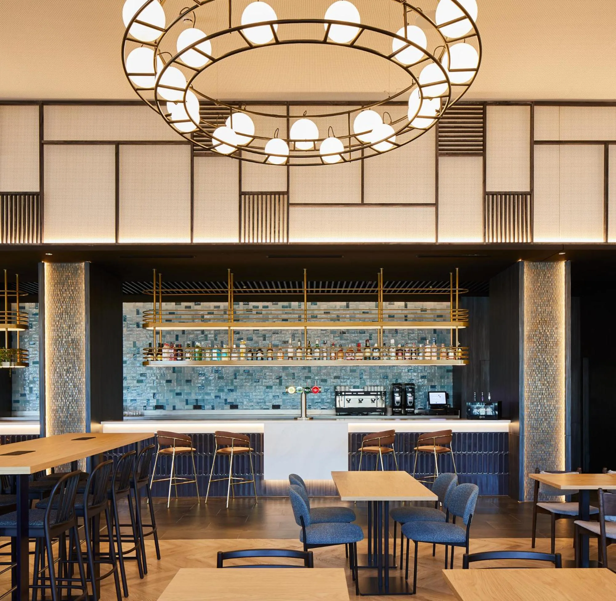 Lounge or bar in Four Points by Sheraton Barcelona Airport