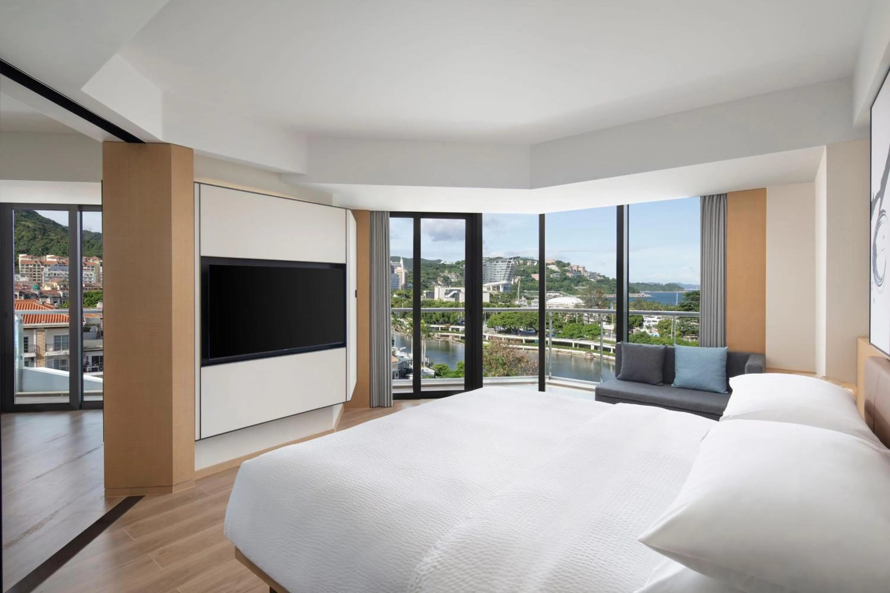 Bedroom, Bed in Fairfield by Marriott Shenzhen Dameisha
