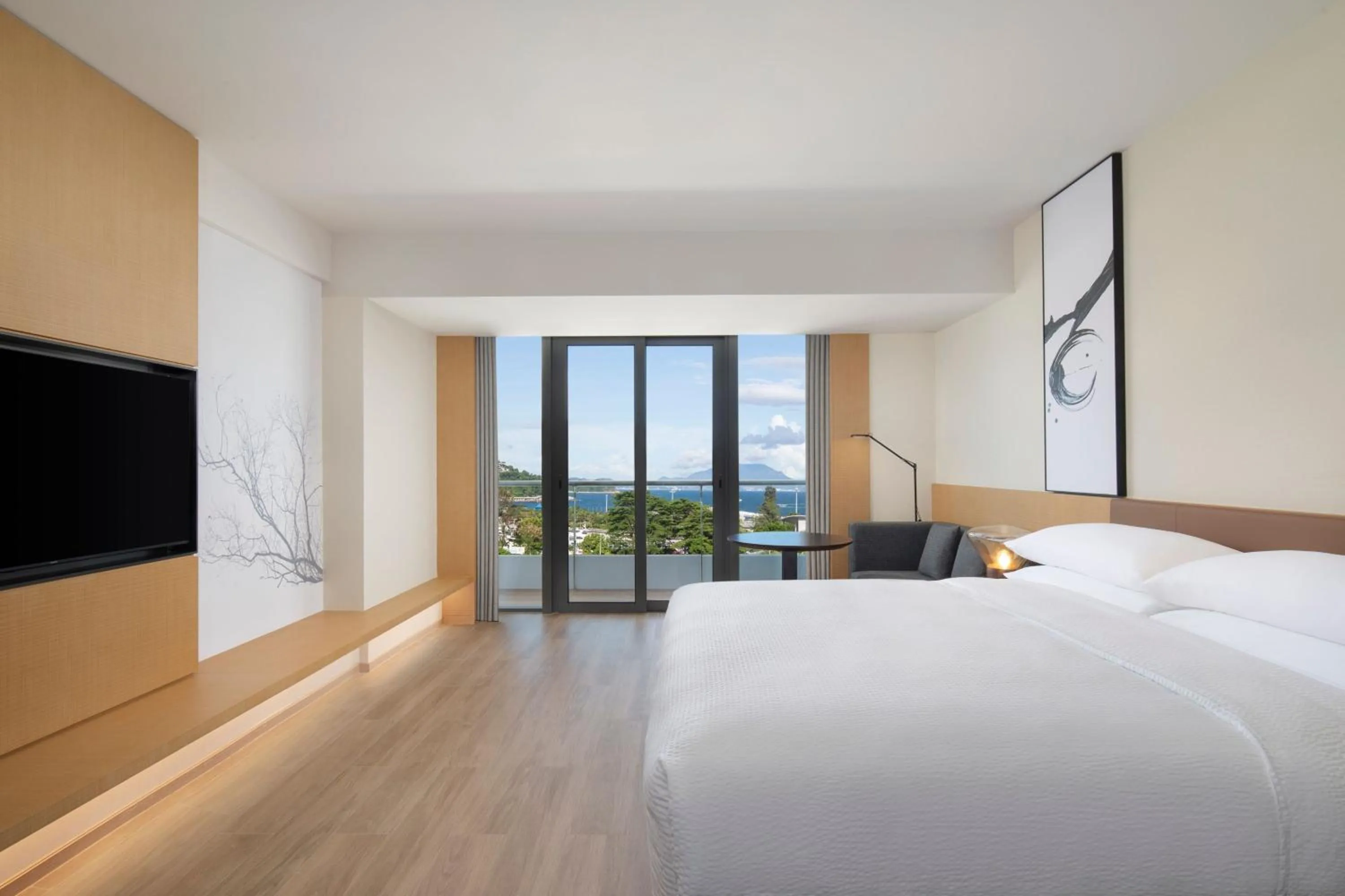 Photo of the whole room, Bed in Fairfield by Marriott Shenzhen Dameisha