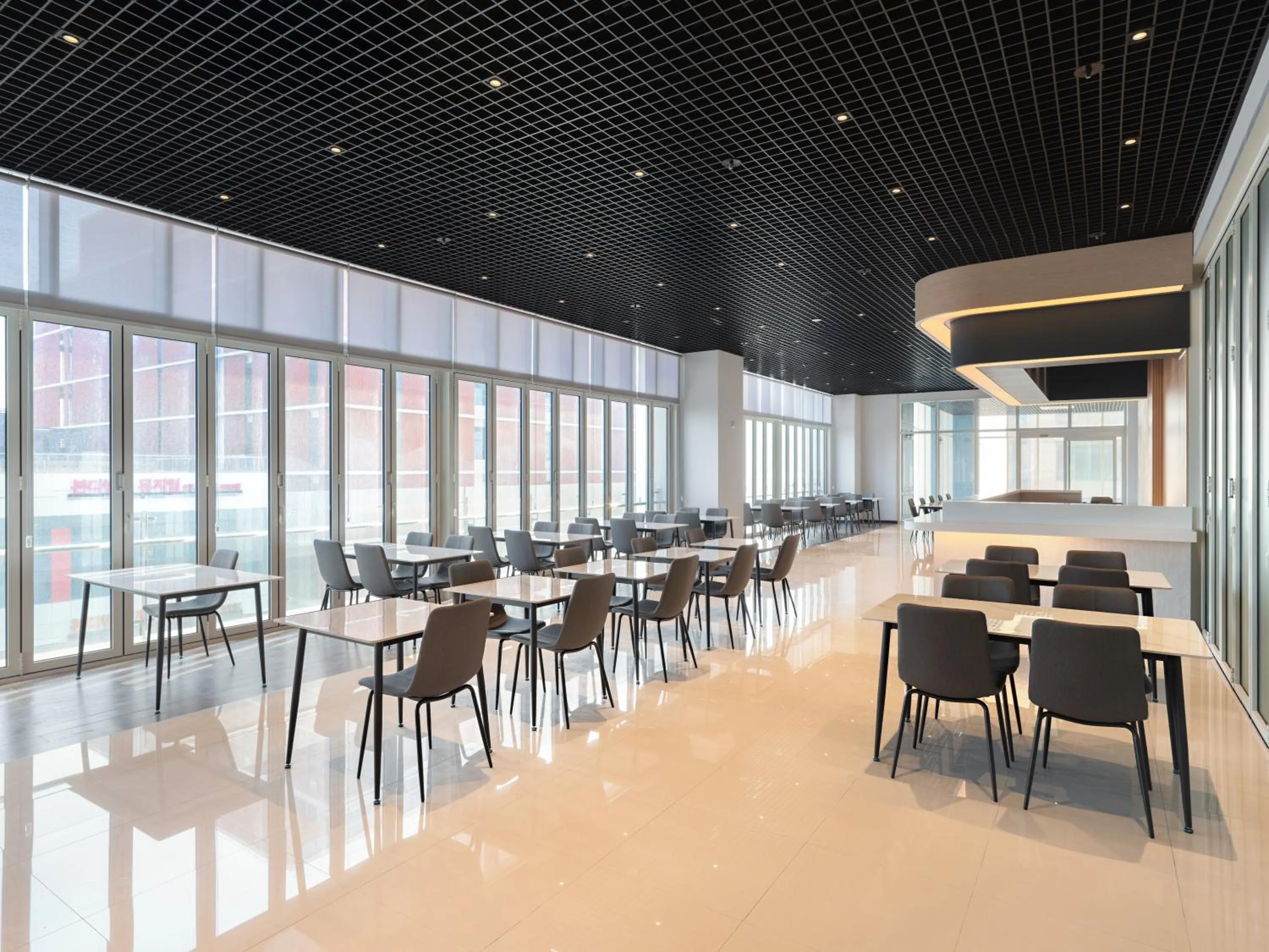 Restaurant/places to eat in Urbanstay Siheung Geobukseom