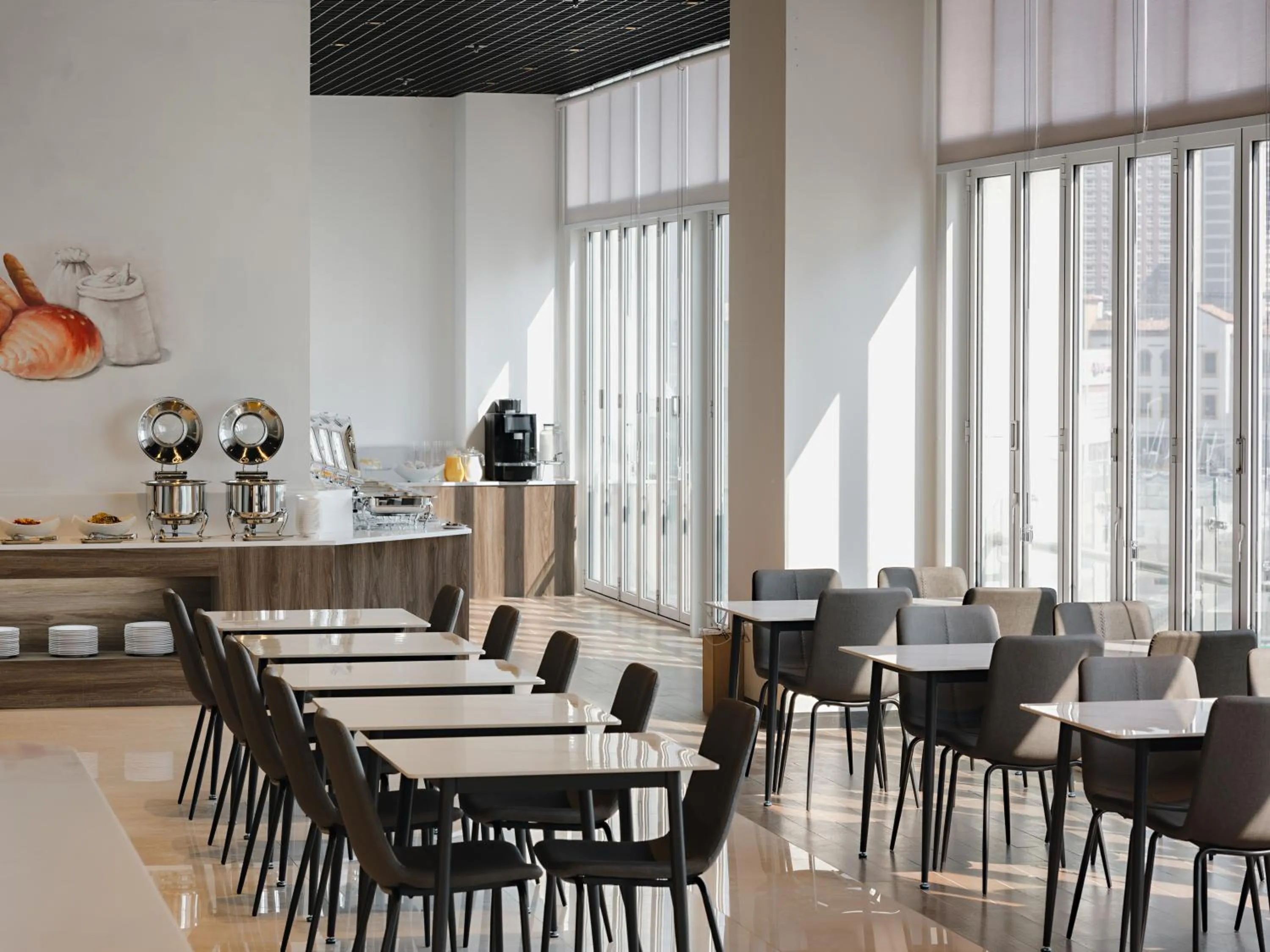 Restaurant/places to eat in Urbanstay Siheung Geobukseom