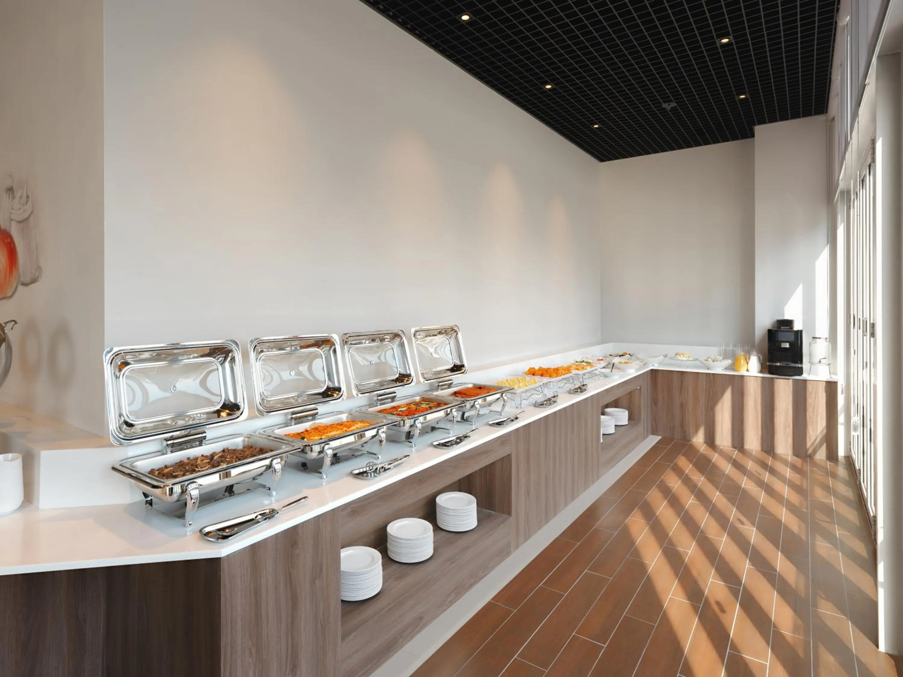 Restaurant/places to eat in Urbanstay Siheung Geobukseom