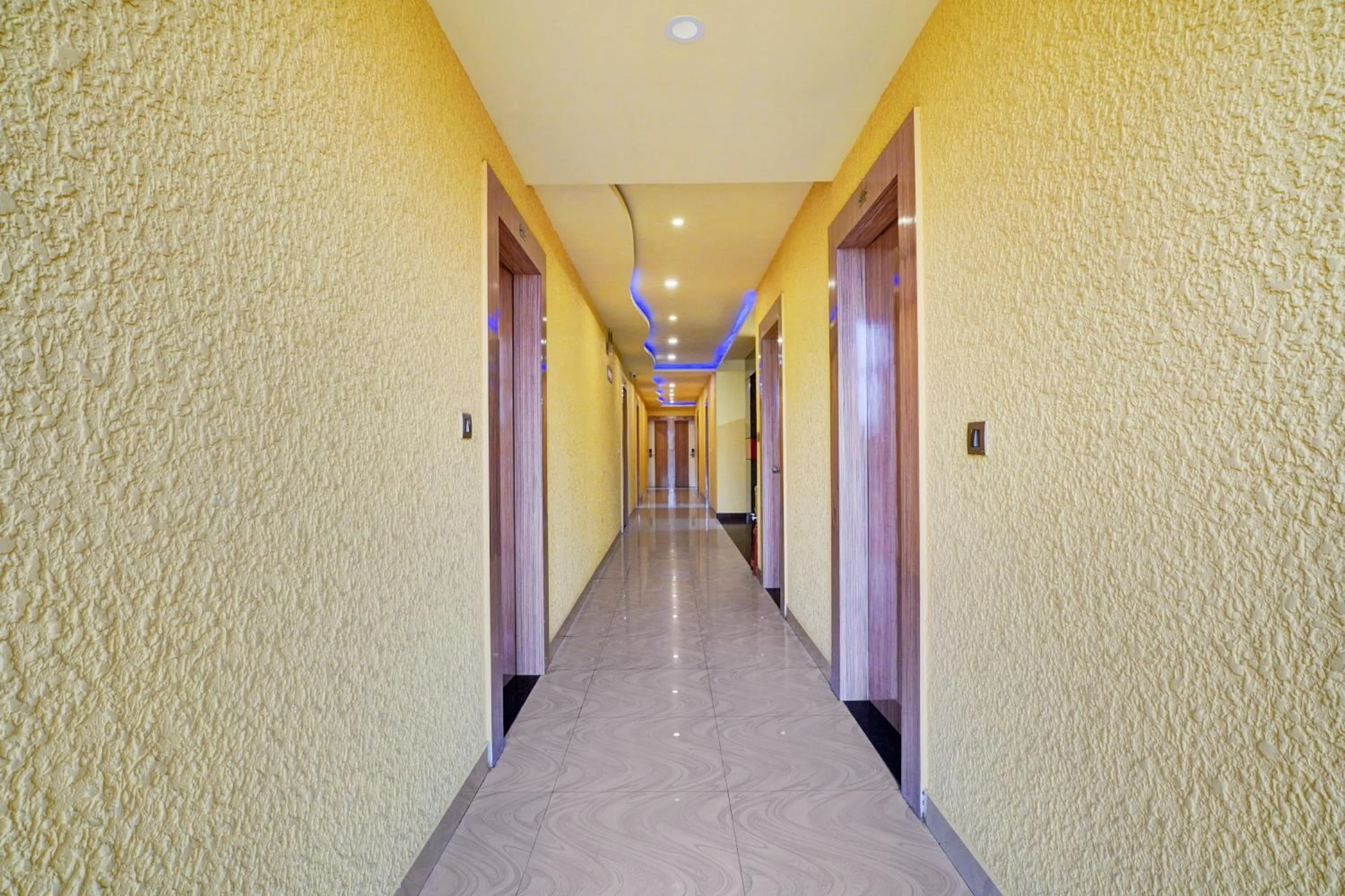 Super Collection O Kushal Nagar Near KSRTC Bus Stand