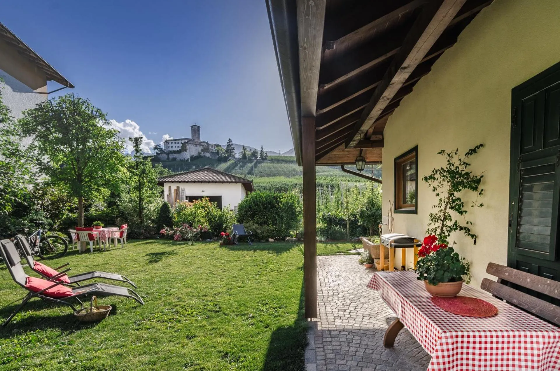 Property building in Casa Vacanze Piè di Castello