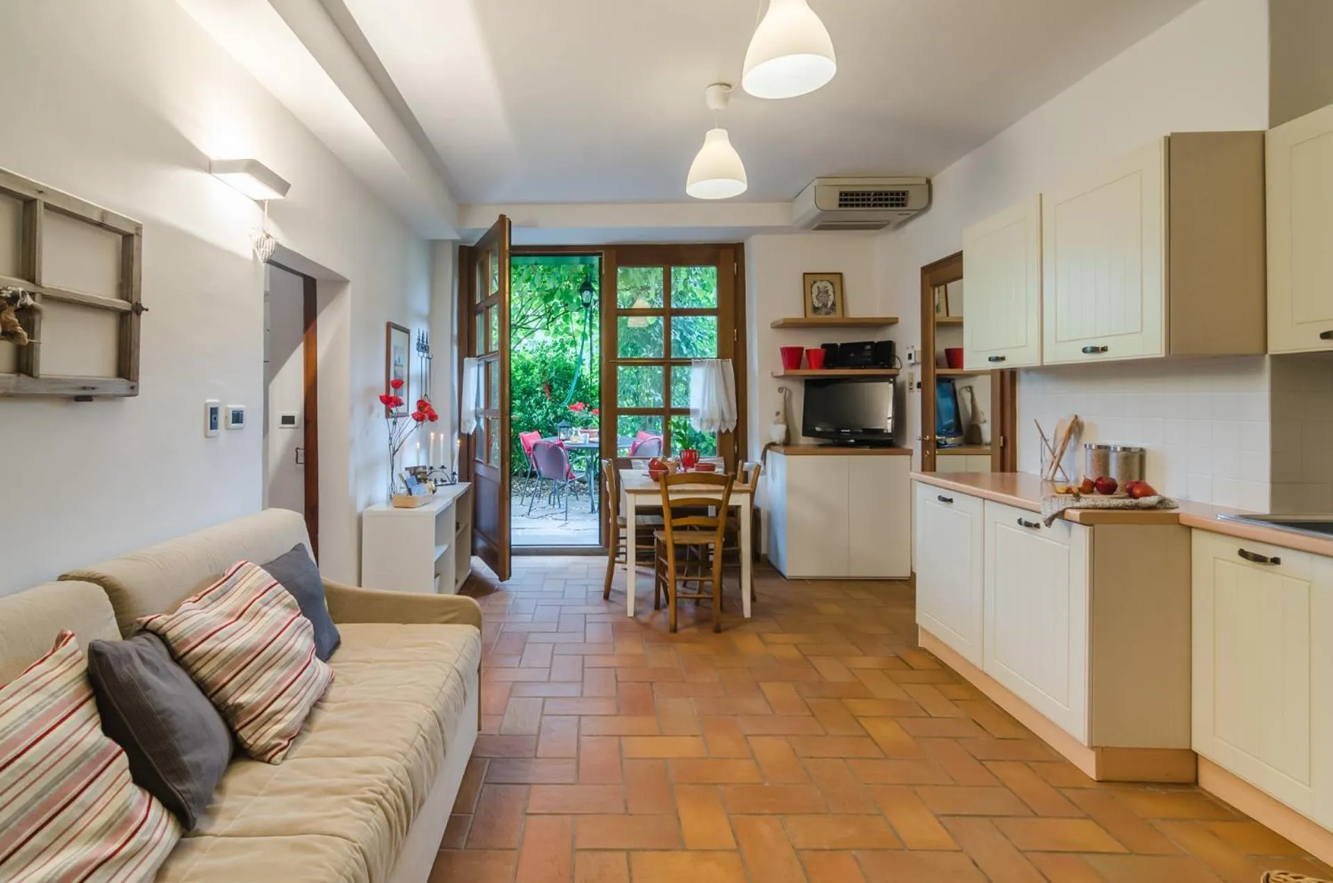 Kitchen or kitchenette in Casa Vacanze Piè di Castello