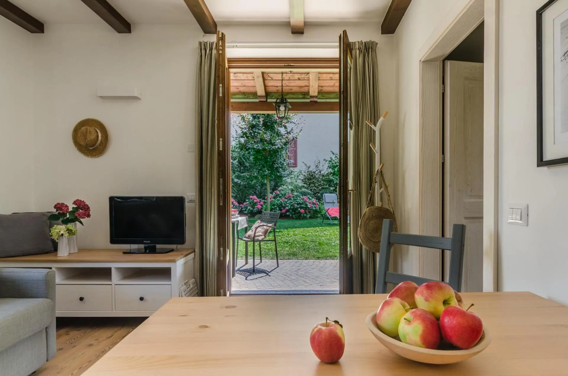 Communal lounge/ TV room in Casa Vacanze Piè di Castello