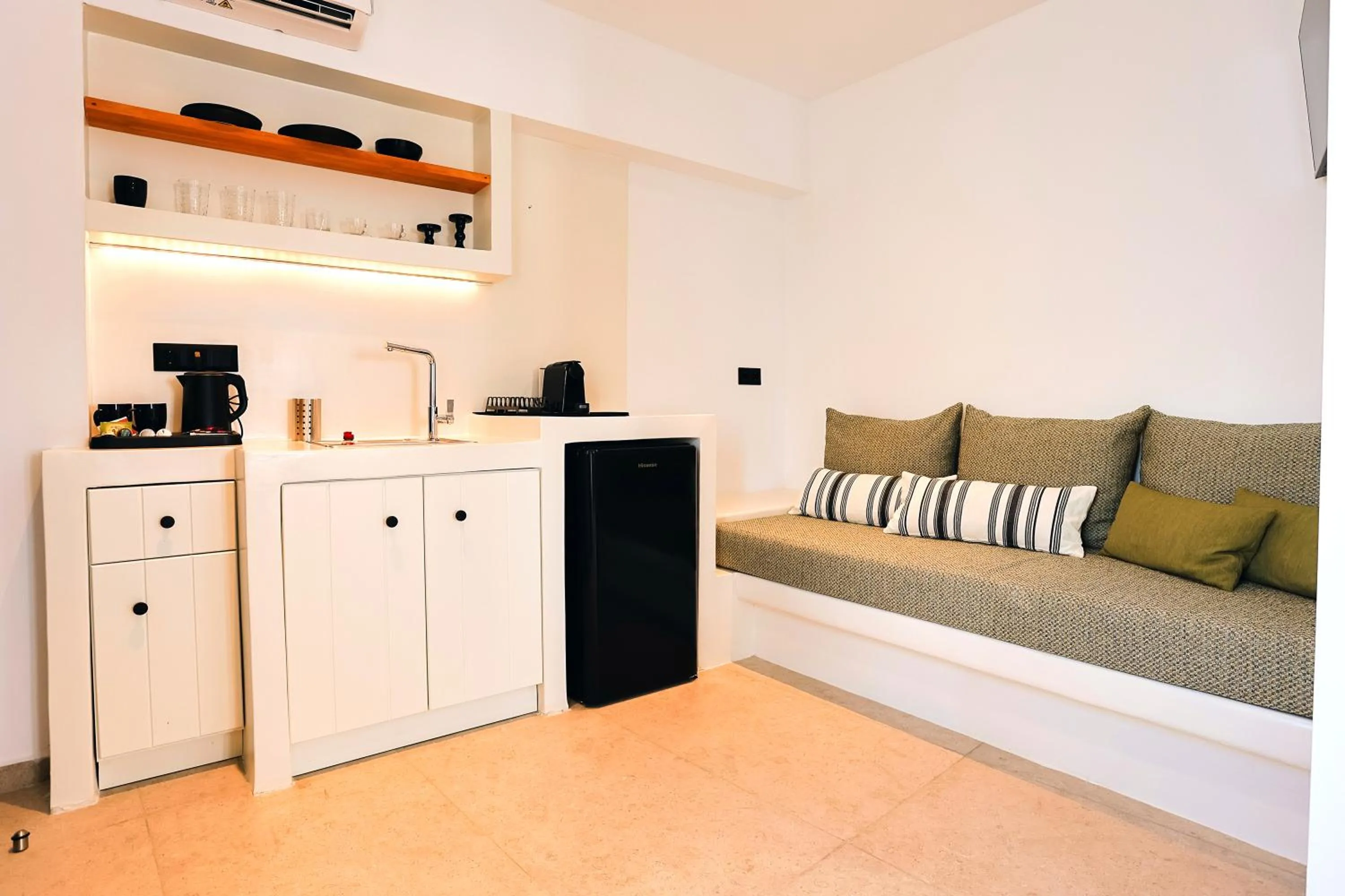 Kitchen or kitchenette in La Maltese Boutique Paros