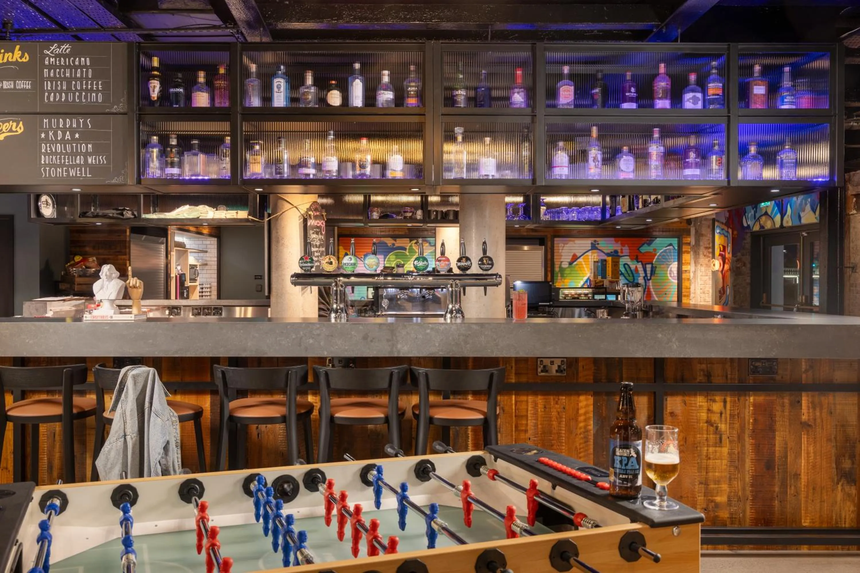 Lounge or bar in Moxy Cork