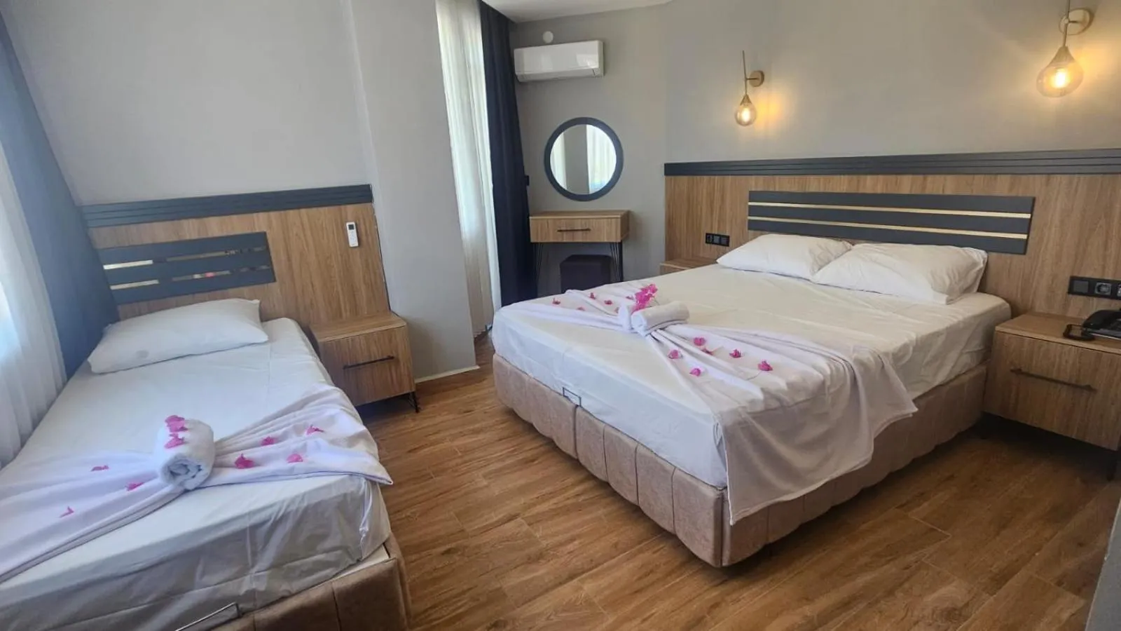 Photo of the whole room, Bed in Mimoza Konyaaltı