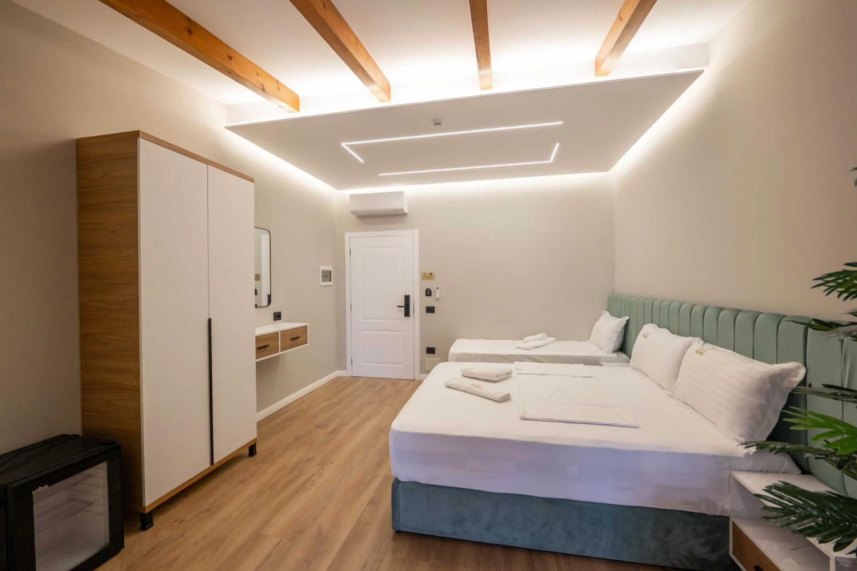 Bed in Golemi Lux Hotel