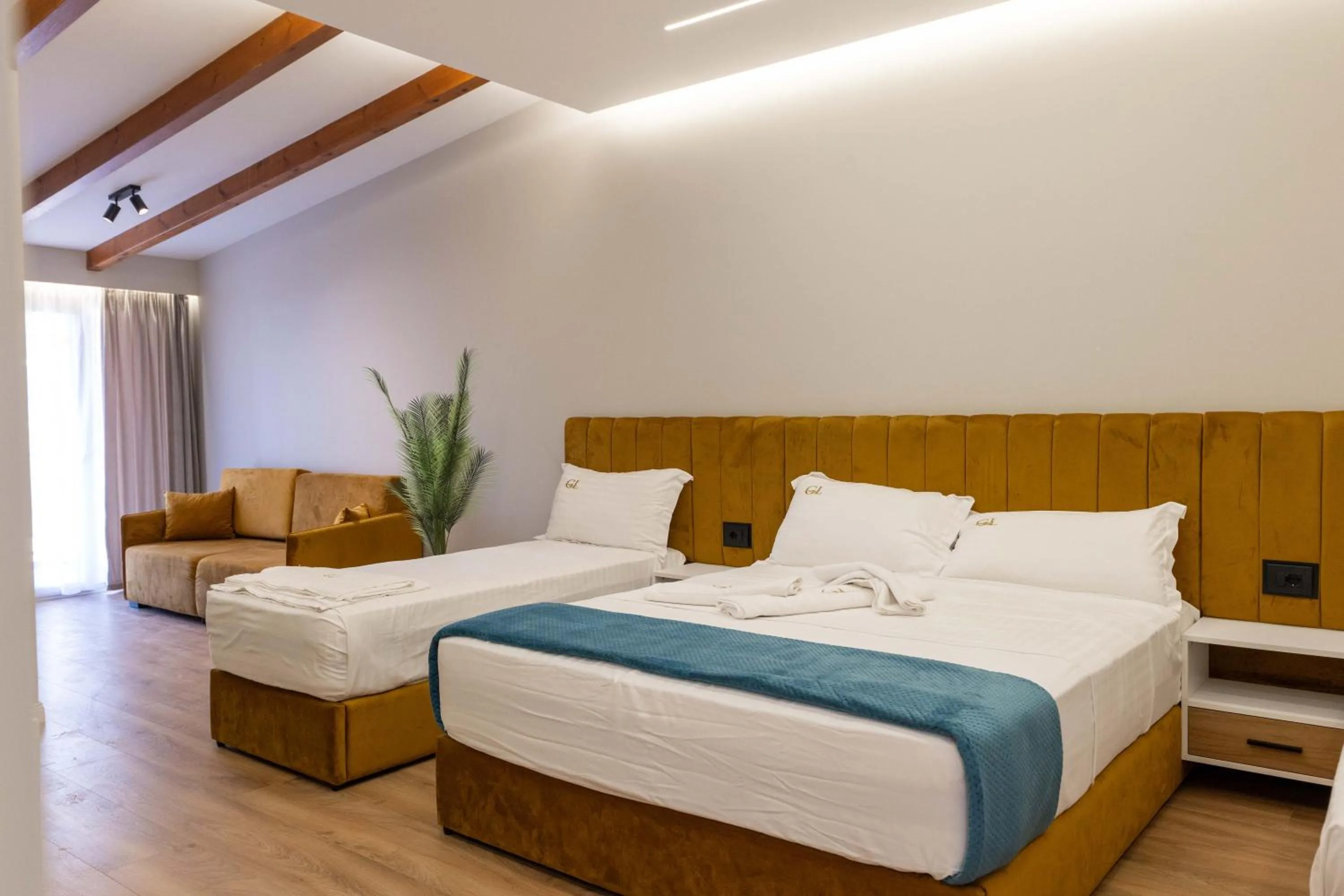 Bed in Golemi Lux Hotel