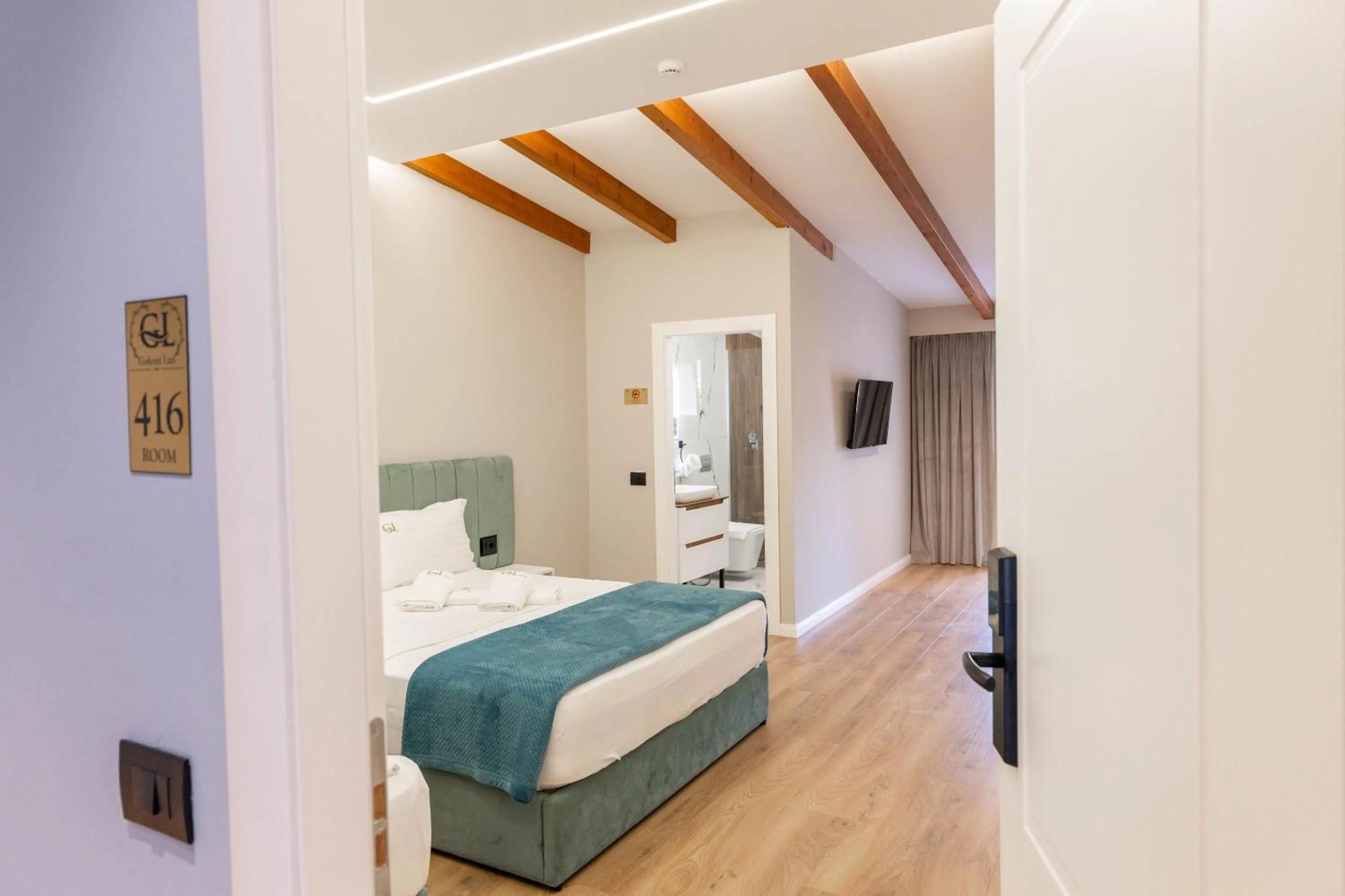 Bed in Golemi Lux Hotel