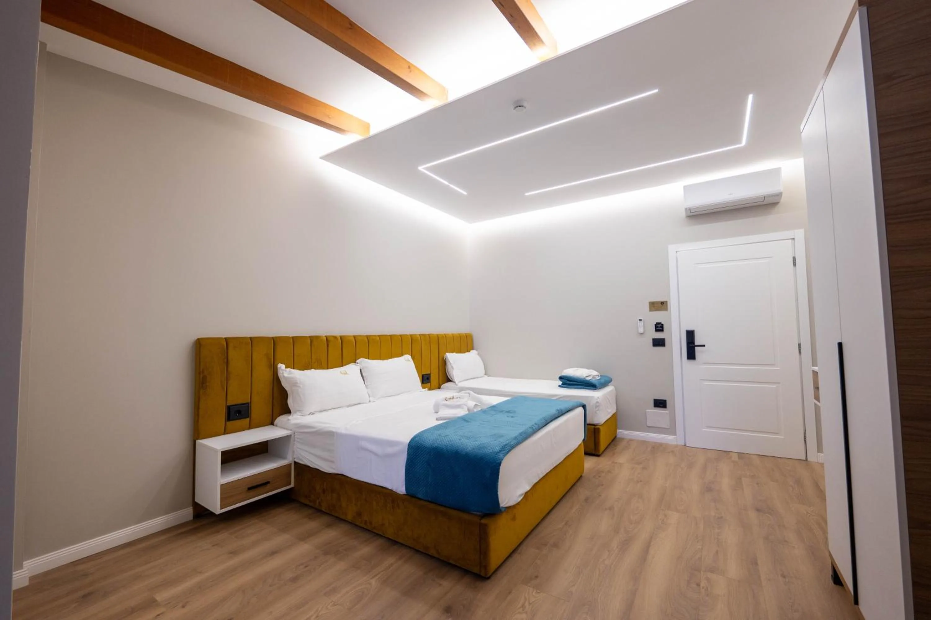 Bed in Golemi Lux Hotel