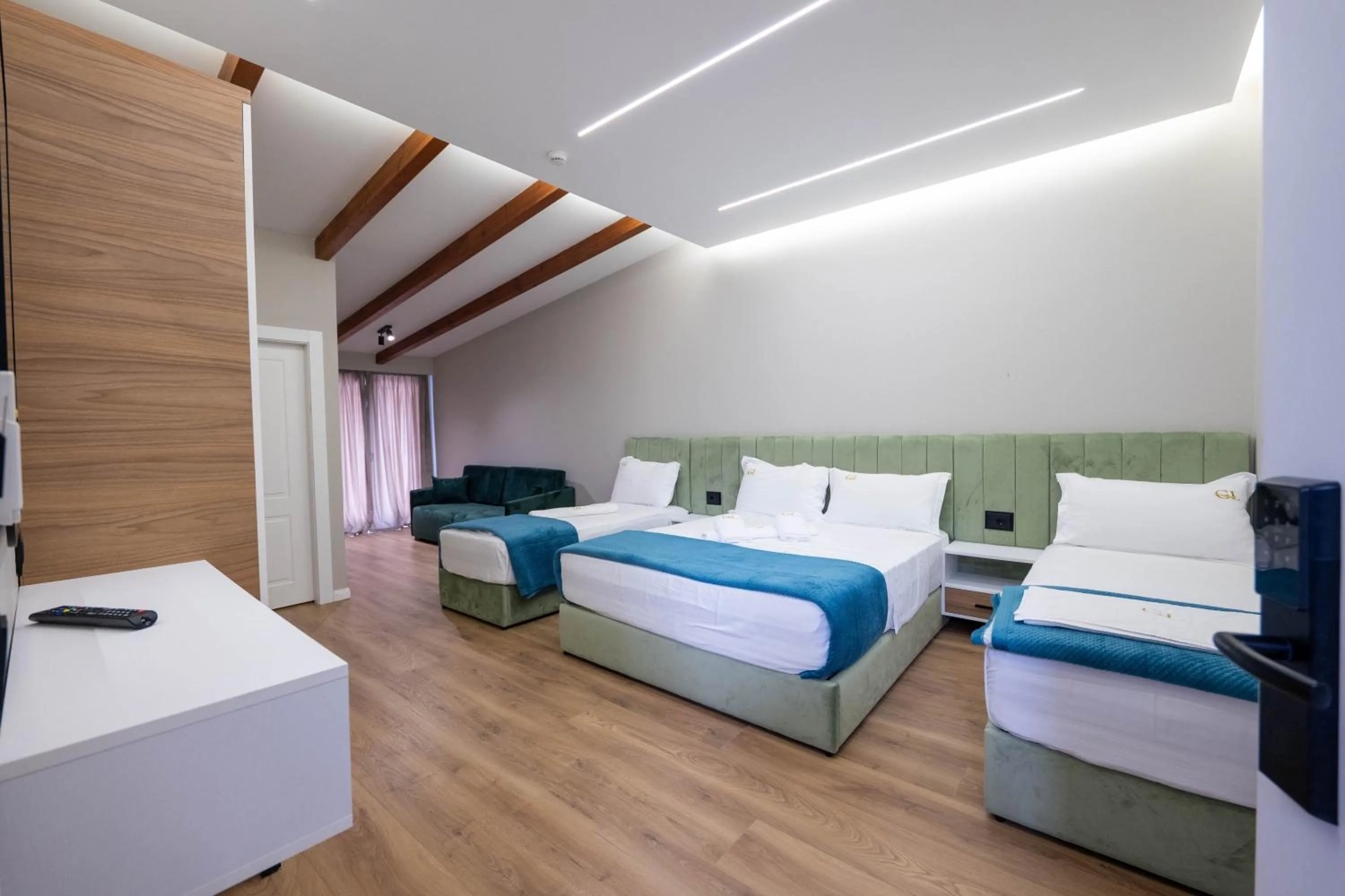 Bed in Golemi Lux Hotel