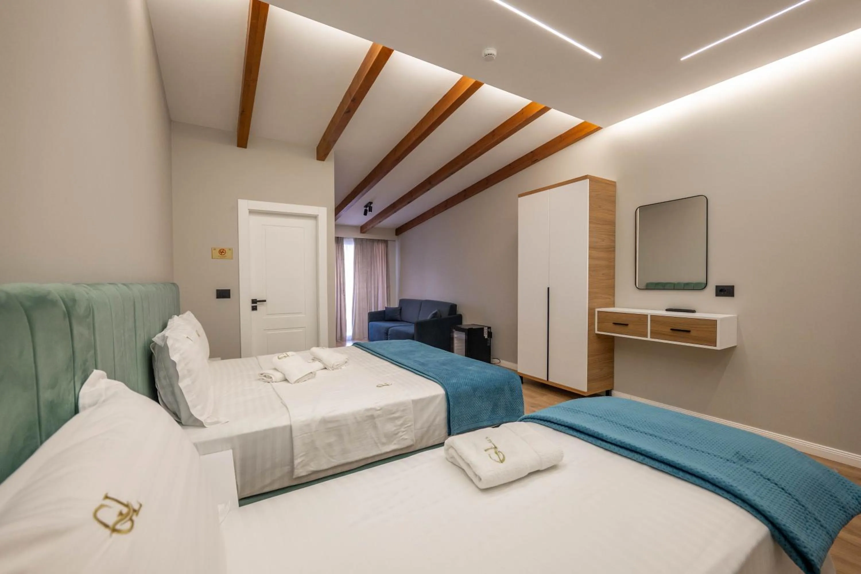 Bed in Golemi Lux Hotel