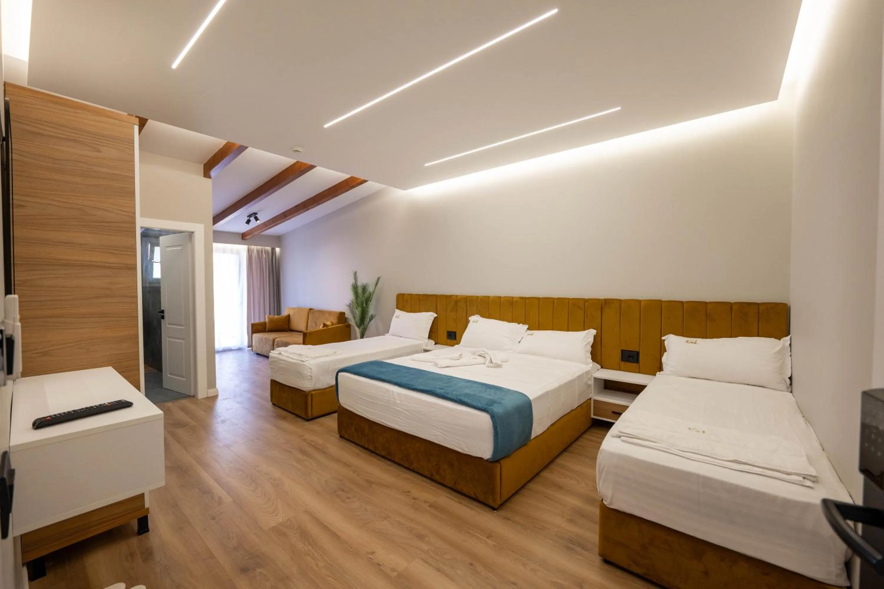 Bed in Golemi Lux Hotel