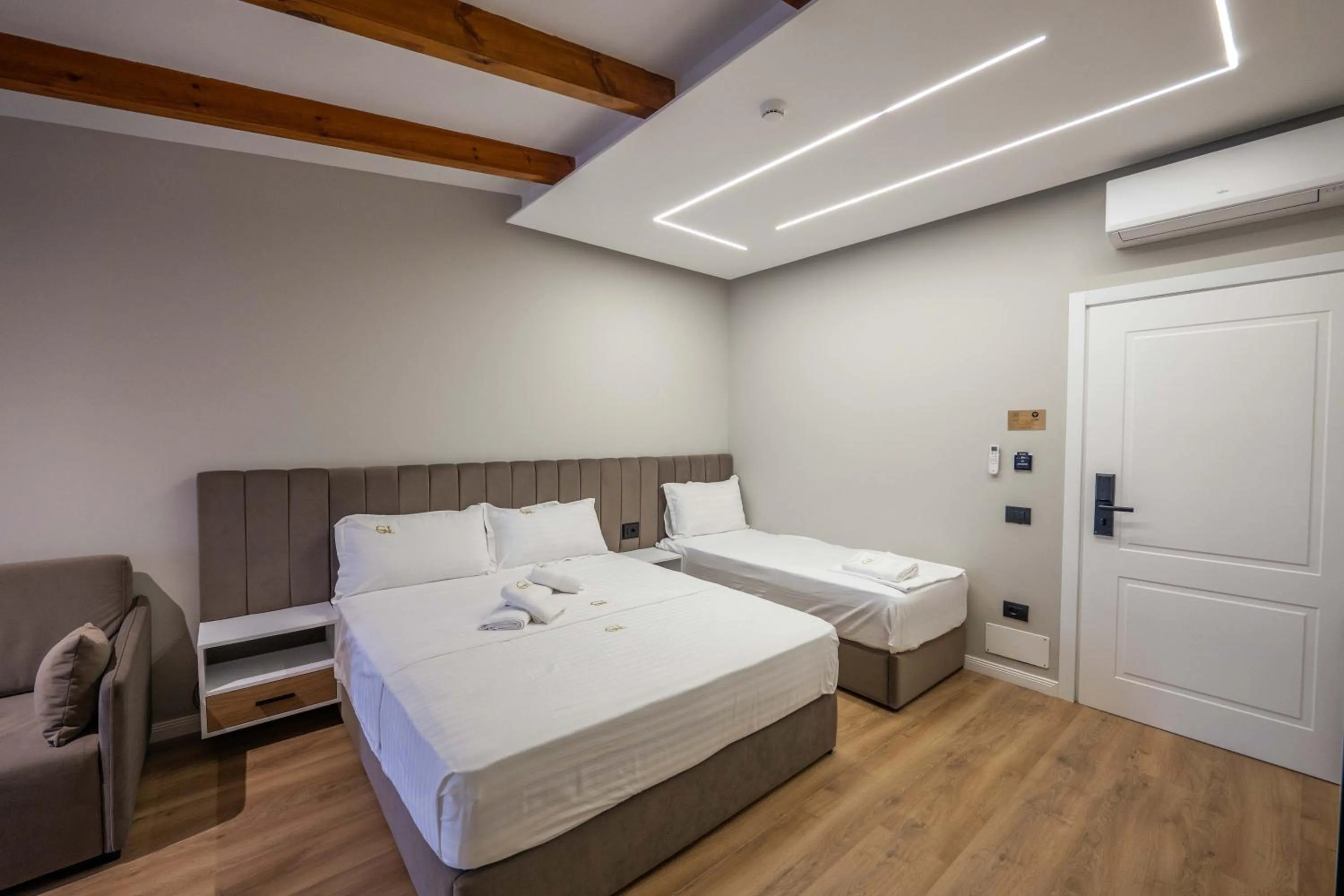 Bed in Golemi Lux Hotel