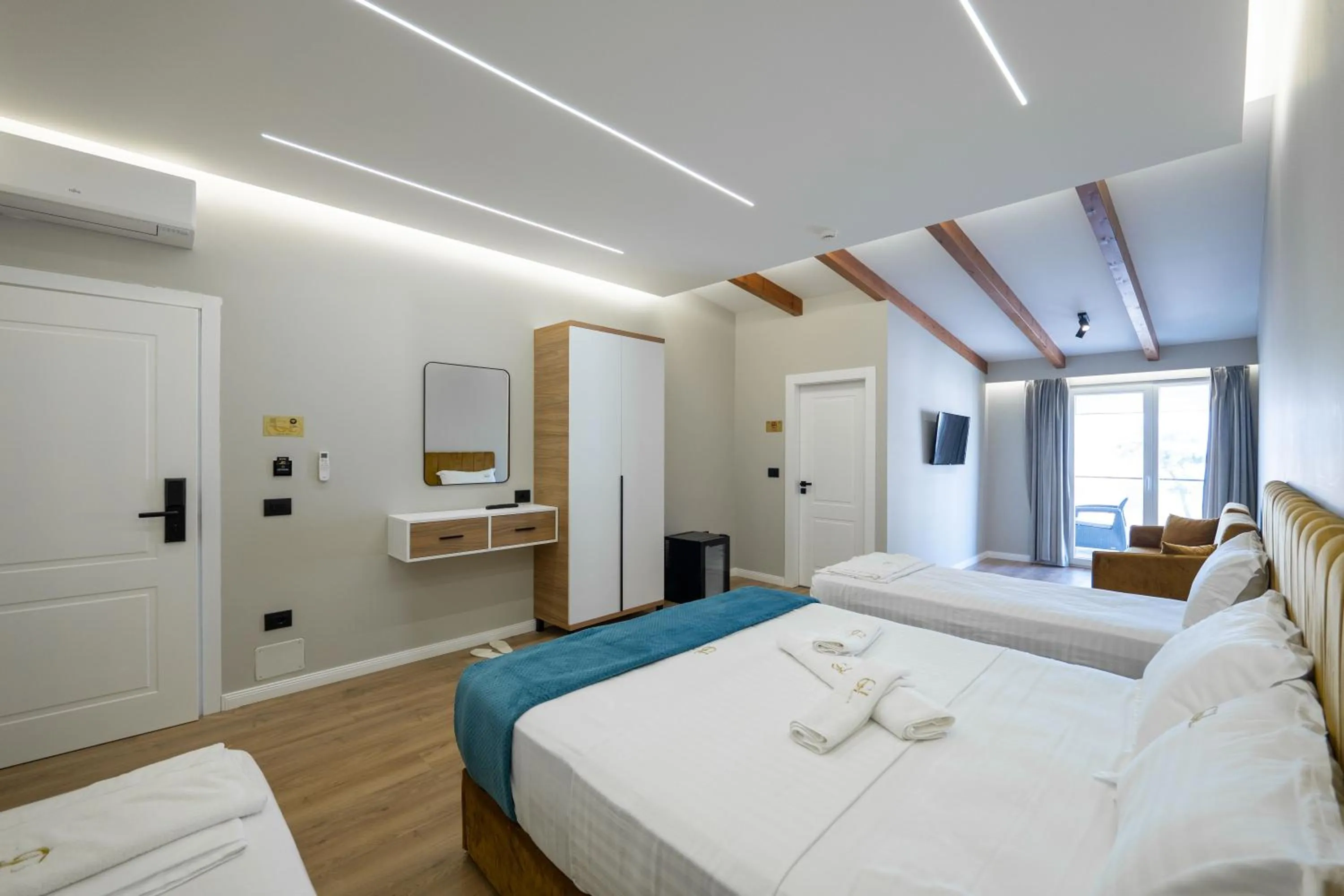 Bed in Golemi Lux Hotel