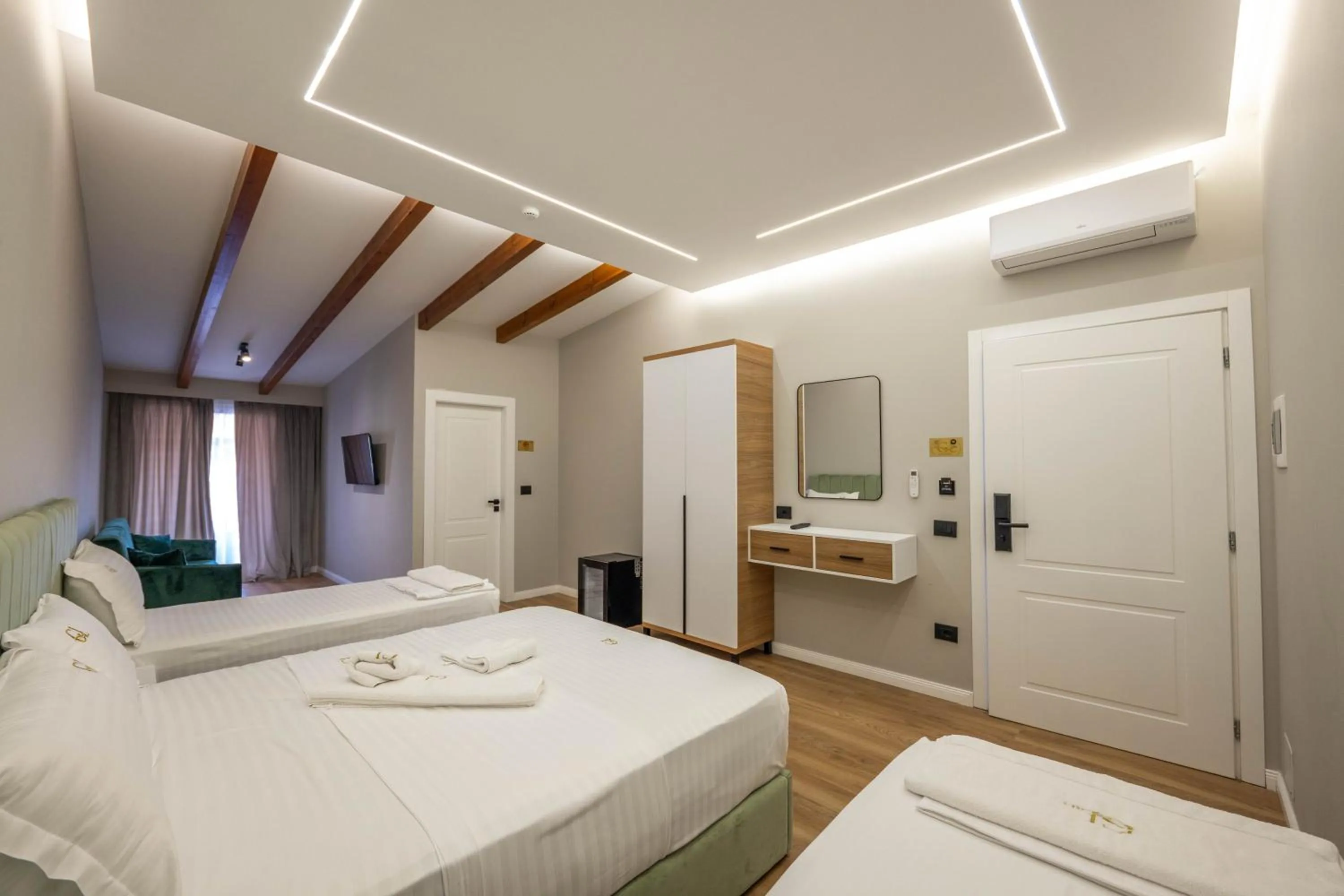 Bed in Golemi Lux Hotel