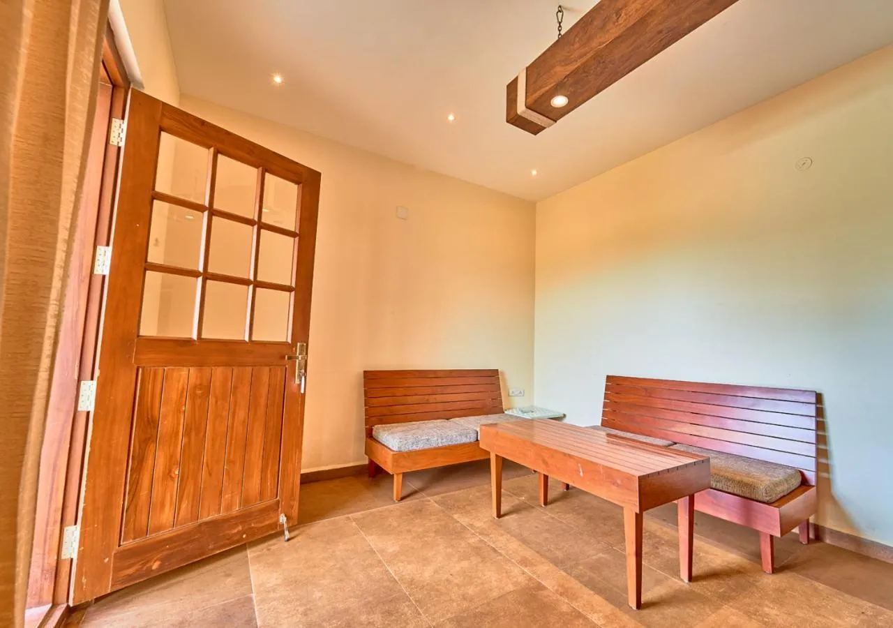 Seating area in AJ Gable Clouds Ooty by VOYE HOMES - Serene Stay Near Avalanche Emerald Lake