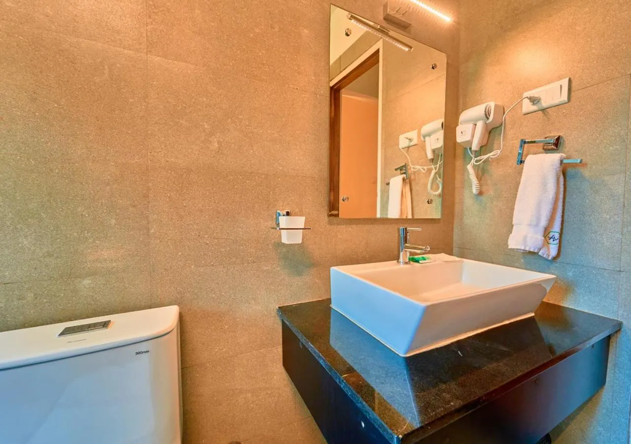 Shower in AJ Gable Clouds Ooty by VOYE HOMES - Serene Stay Near Avalanche Emerald Lake