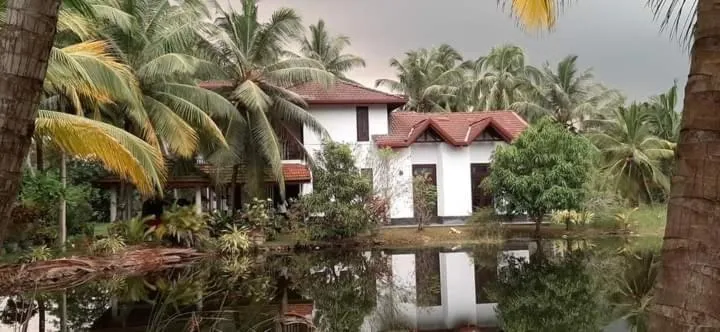 Property building in Lagoonvilla hotel