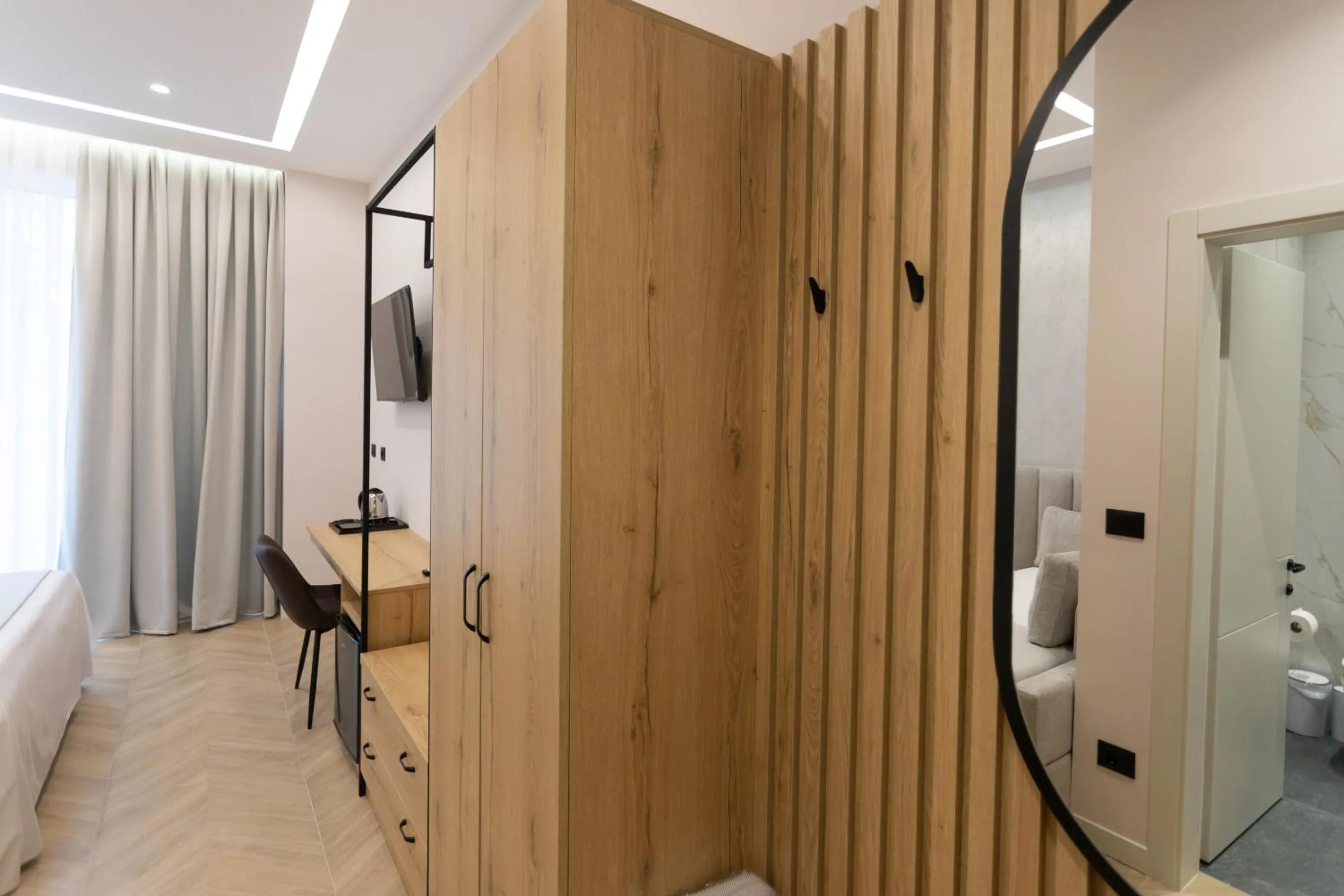 wardrobe in Nayel Hotel