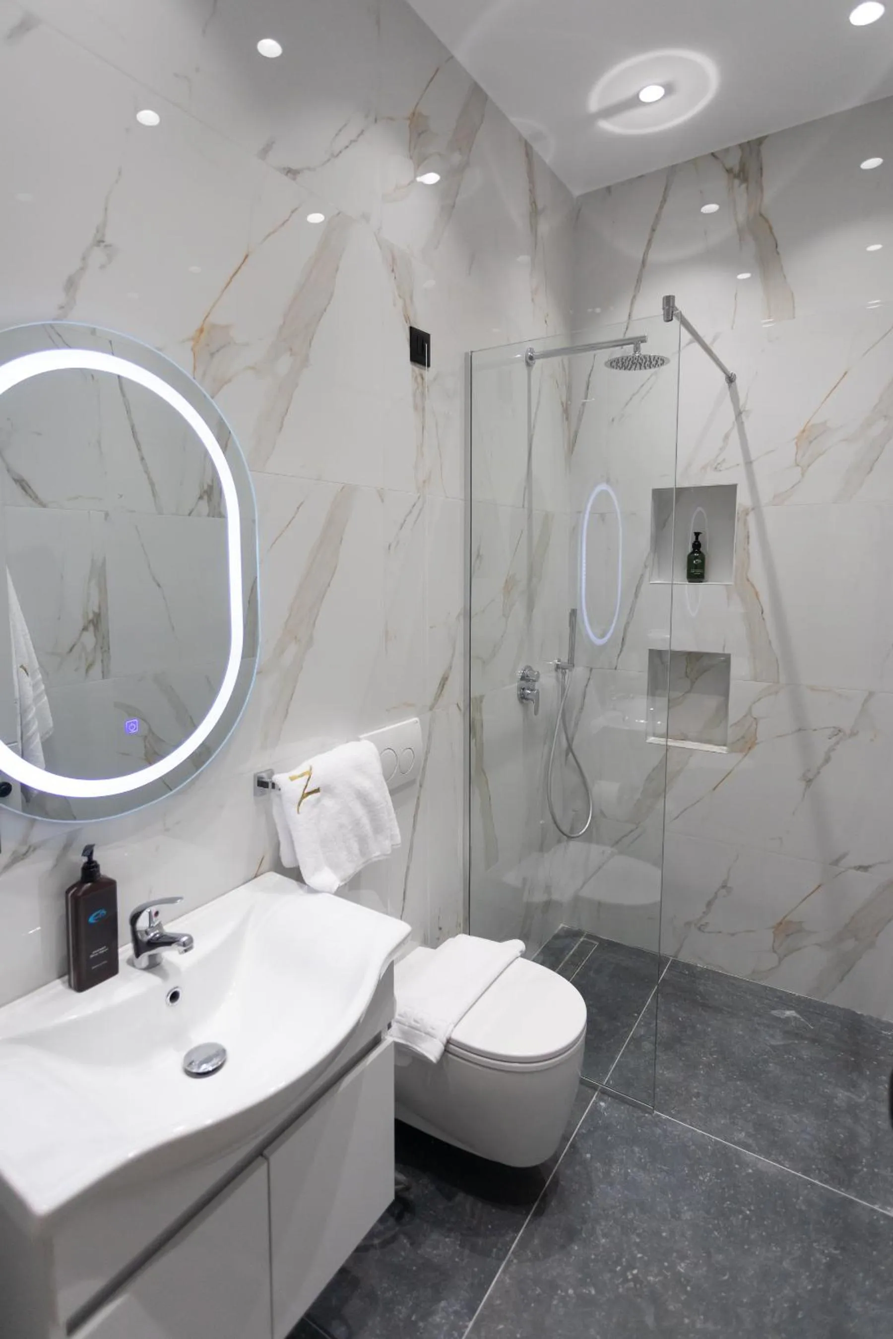 Shower in Nayel Hotel