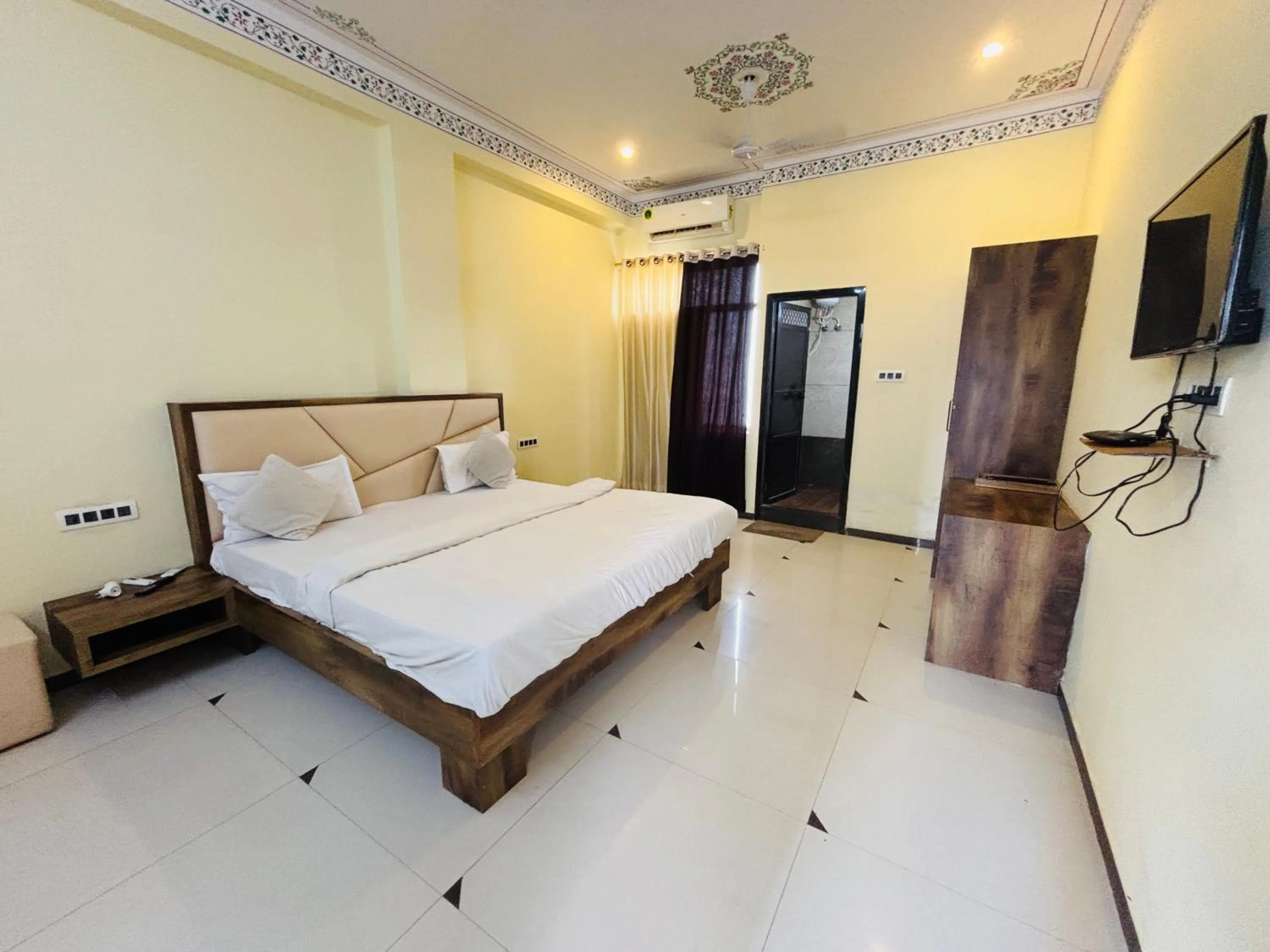 Bed in Shiv Ashray Resort