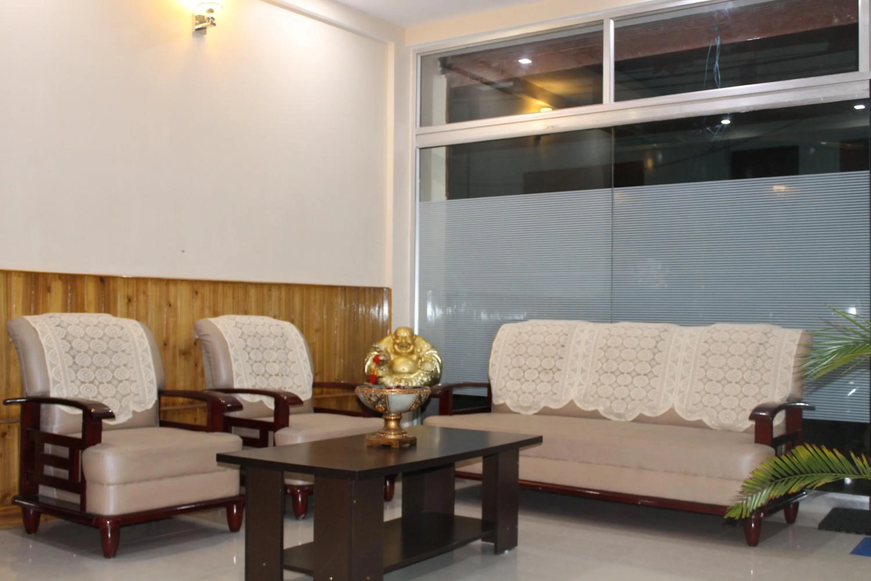 Toilet in Hotel White Yak