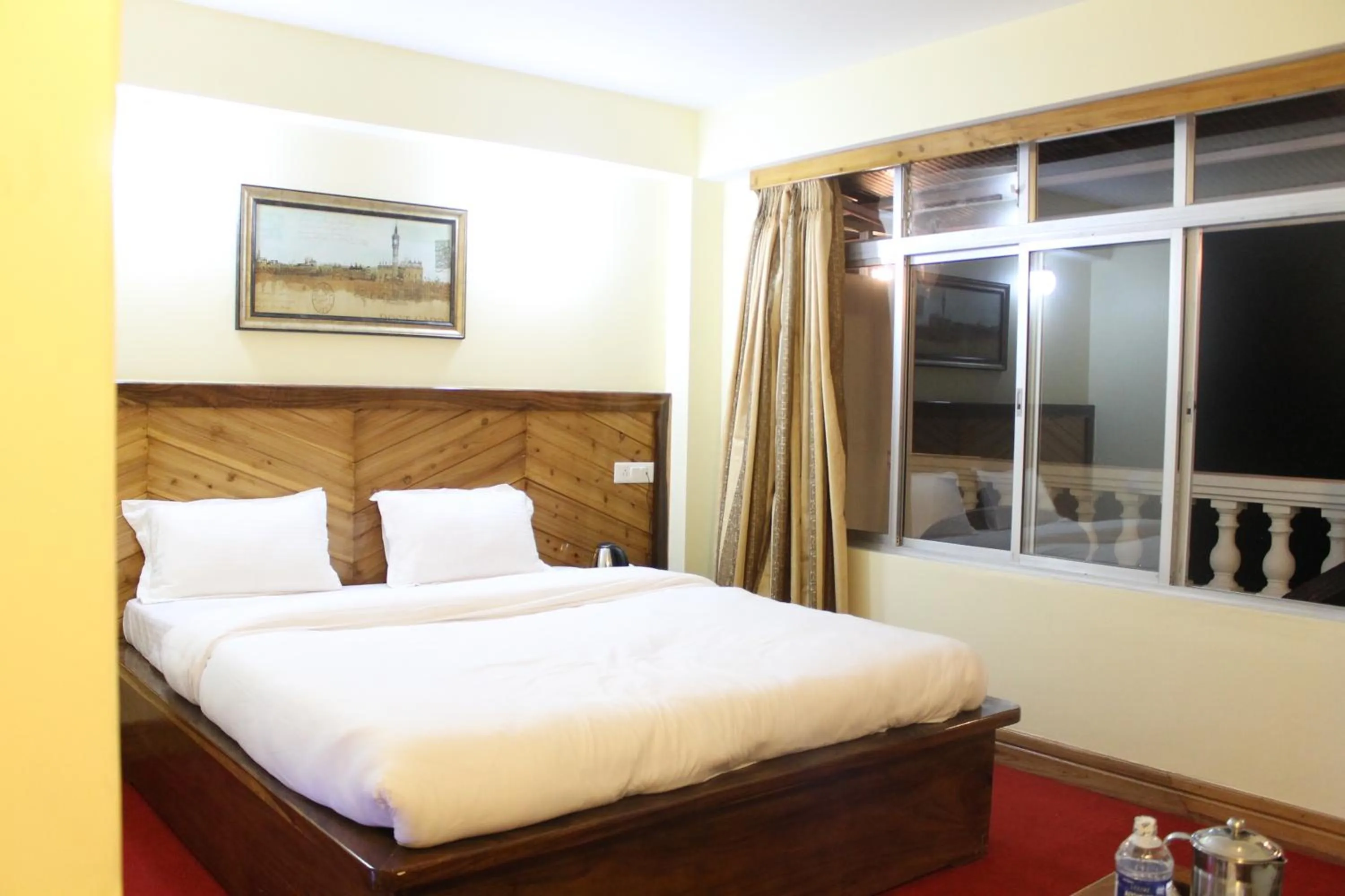 Toilet in Hotel White Yak