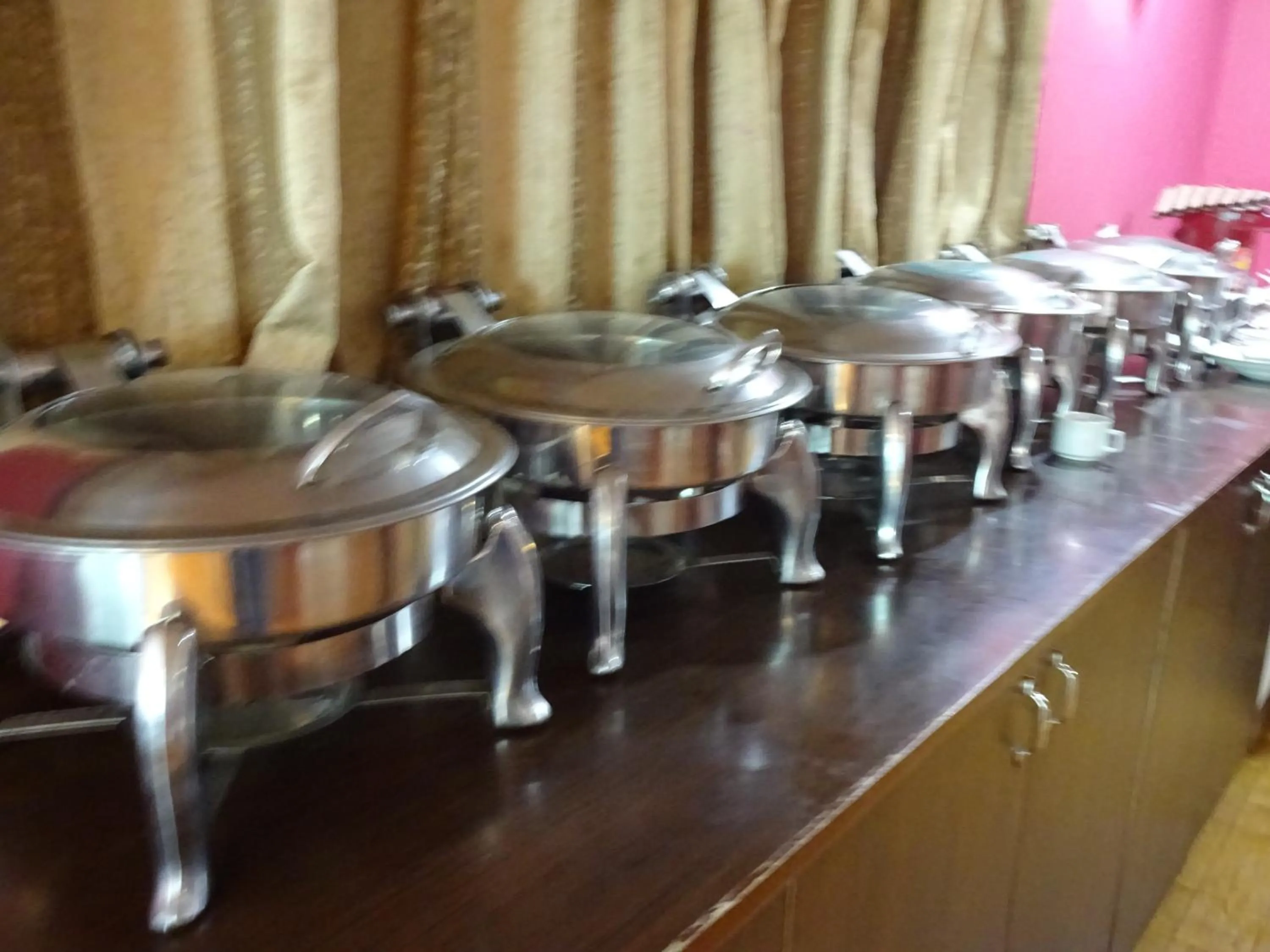 Food and drinks in Hotel White Yak