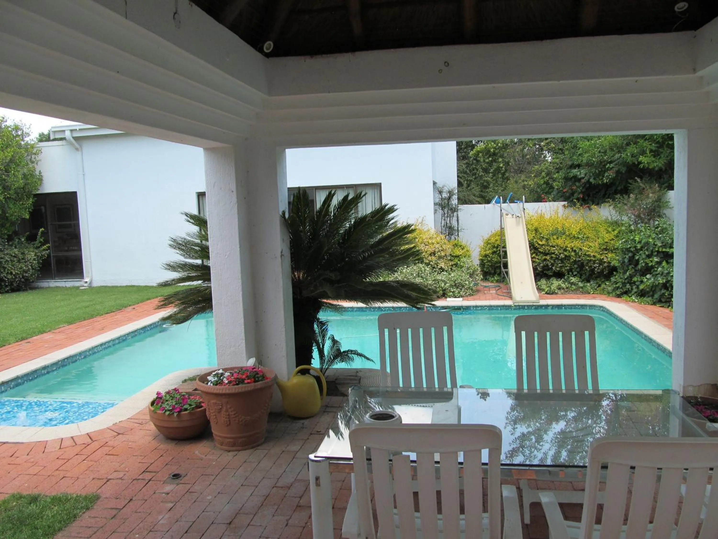 Summer in Bettie's Luxury Lodge