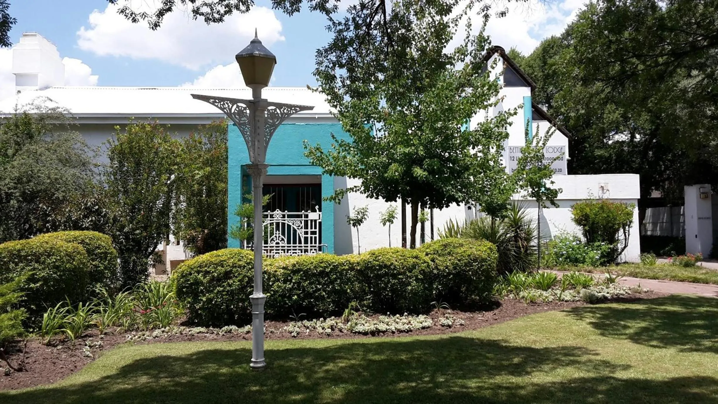 Facade/entrance in Bettie's Luxury Lodge