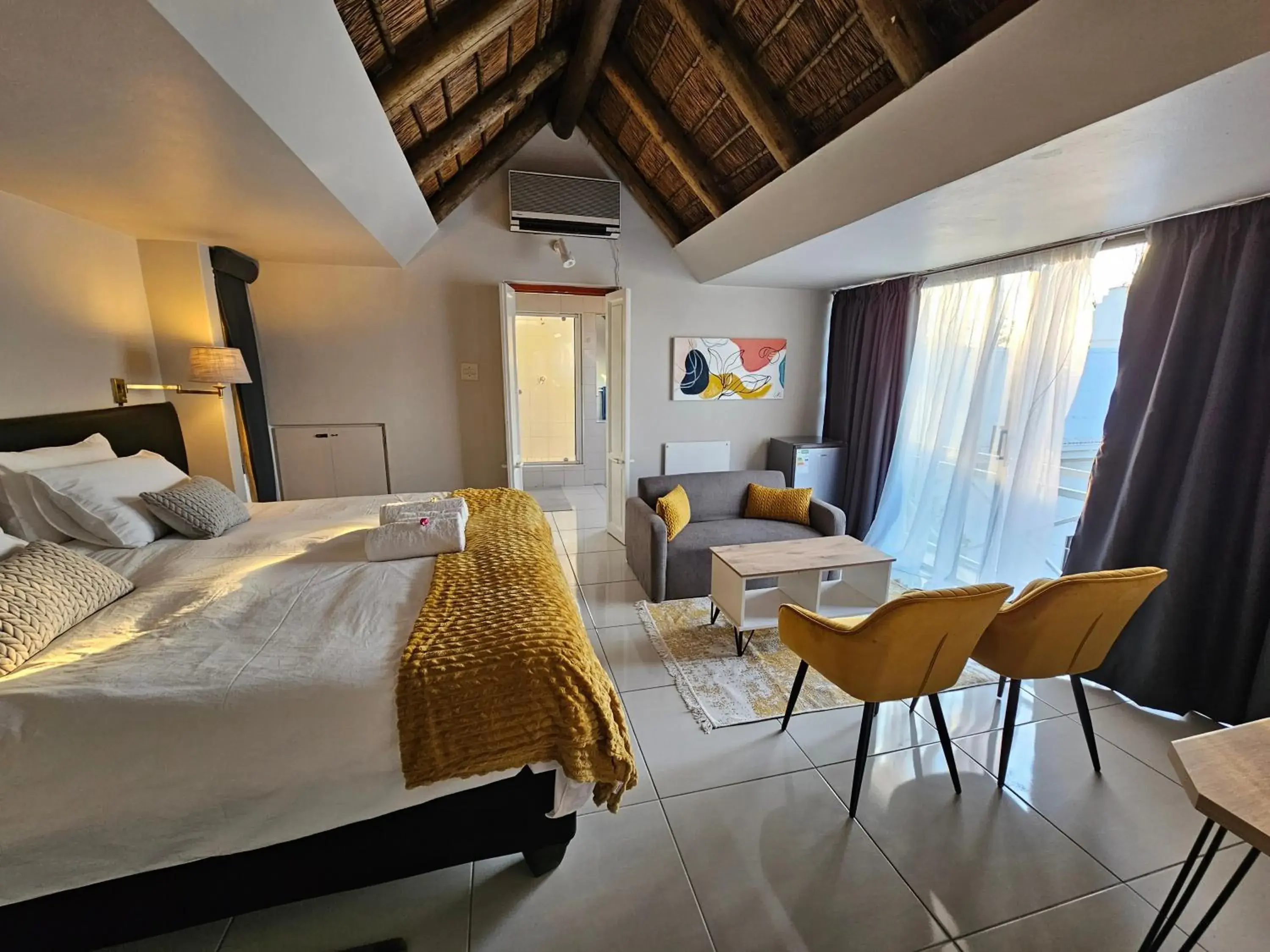 Honeymoon King Room - single occupancy in Bettie's Luxury Lodge Honeymoon King Room - single occupancy in Bettie's Luxury Lodge