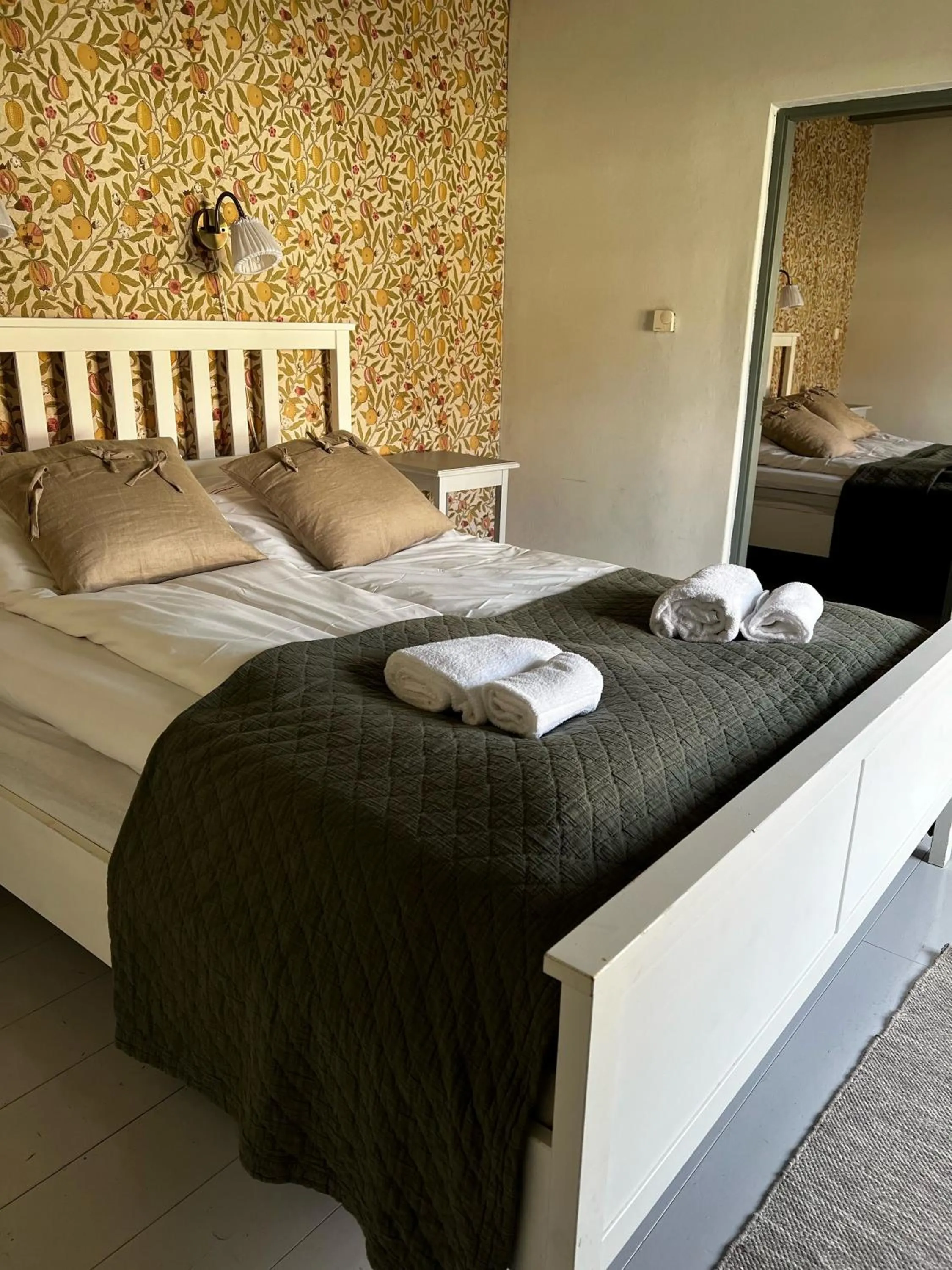 Bedroom, Bed in Svabesholms Kungsgårds B&B och Pensionat Stenshuvud