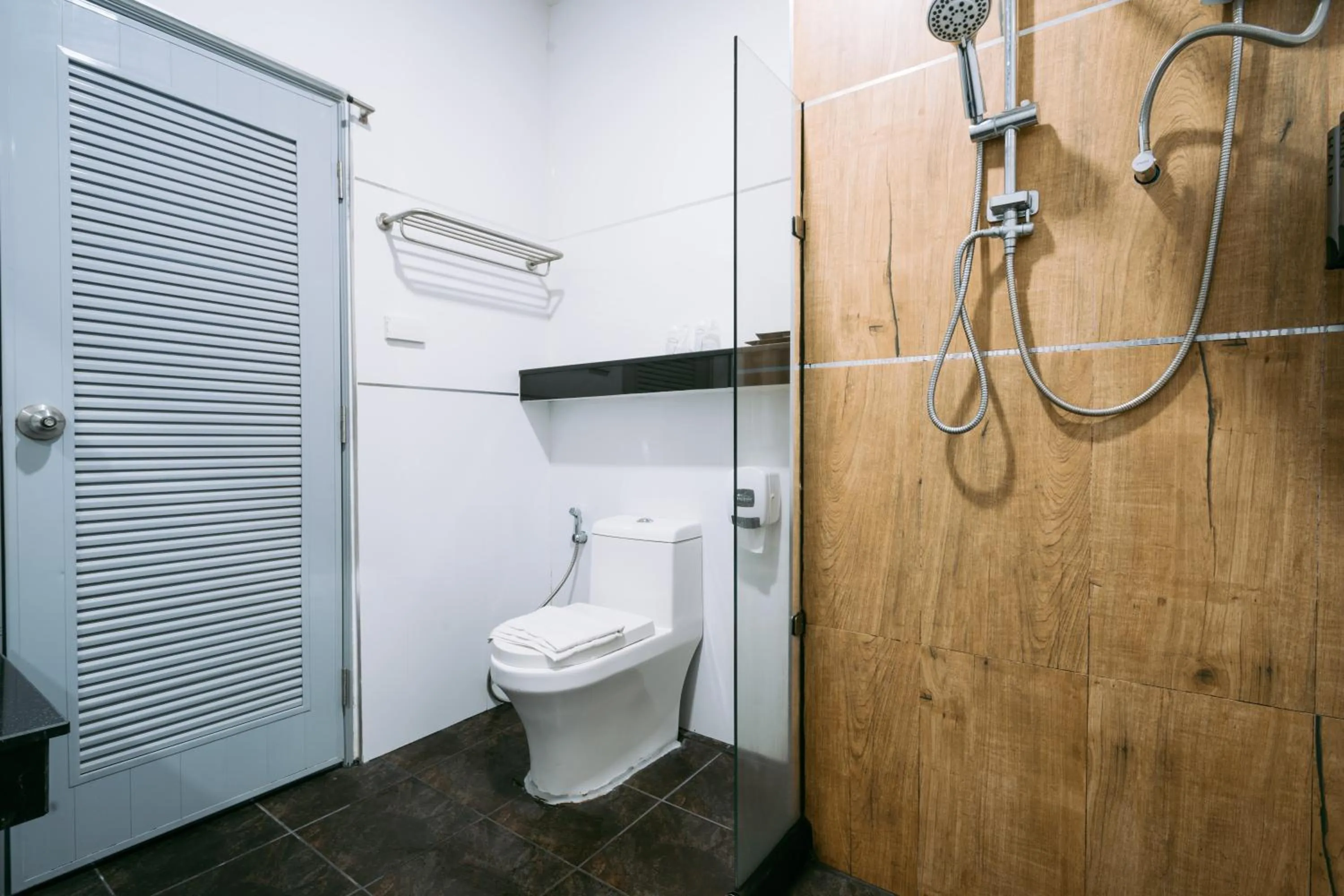 Toilet in Ray Hotel Buriram