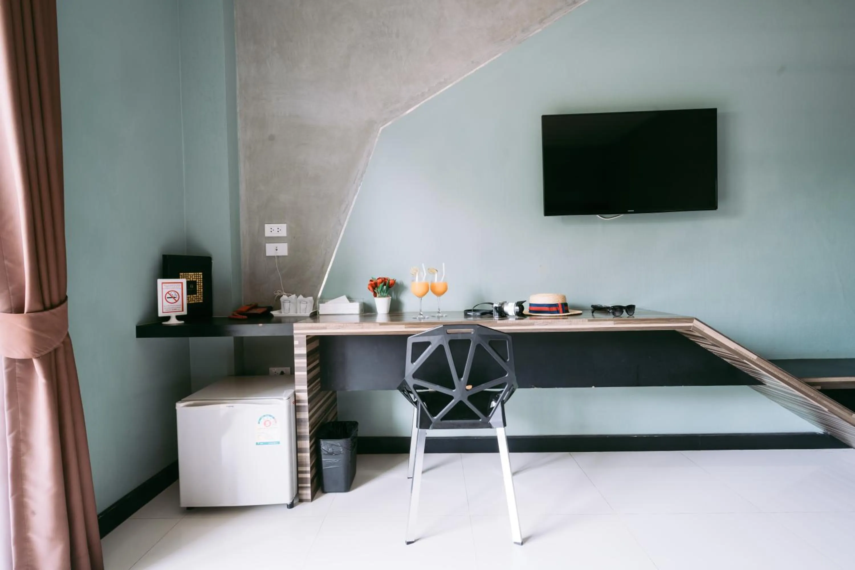 TV and multimedia, Bed in Ray Hotel Buriram