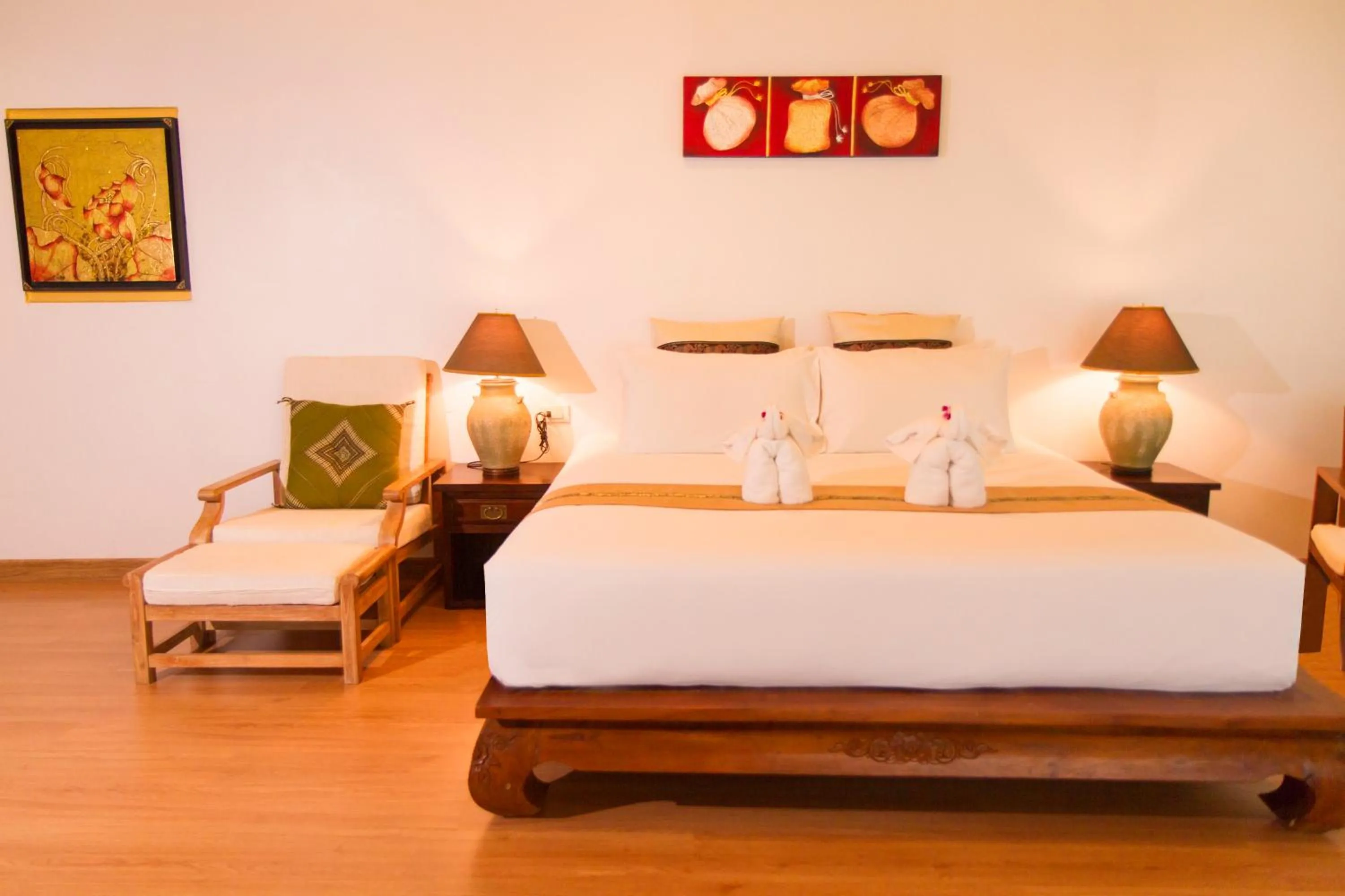 Photo of the whole room, Bed in E-outfitting Boutique Chiang Mai