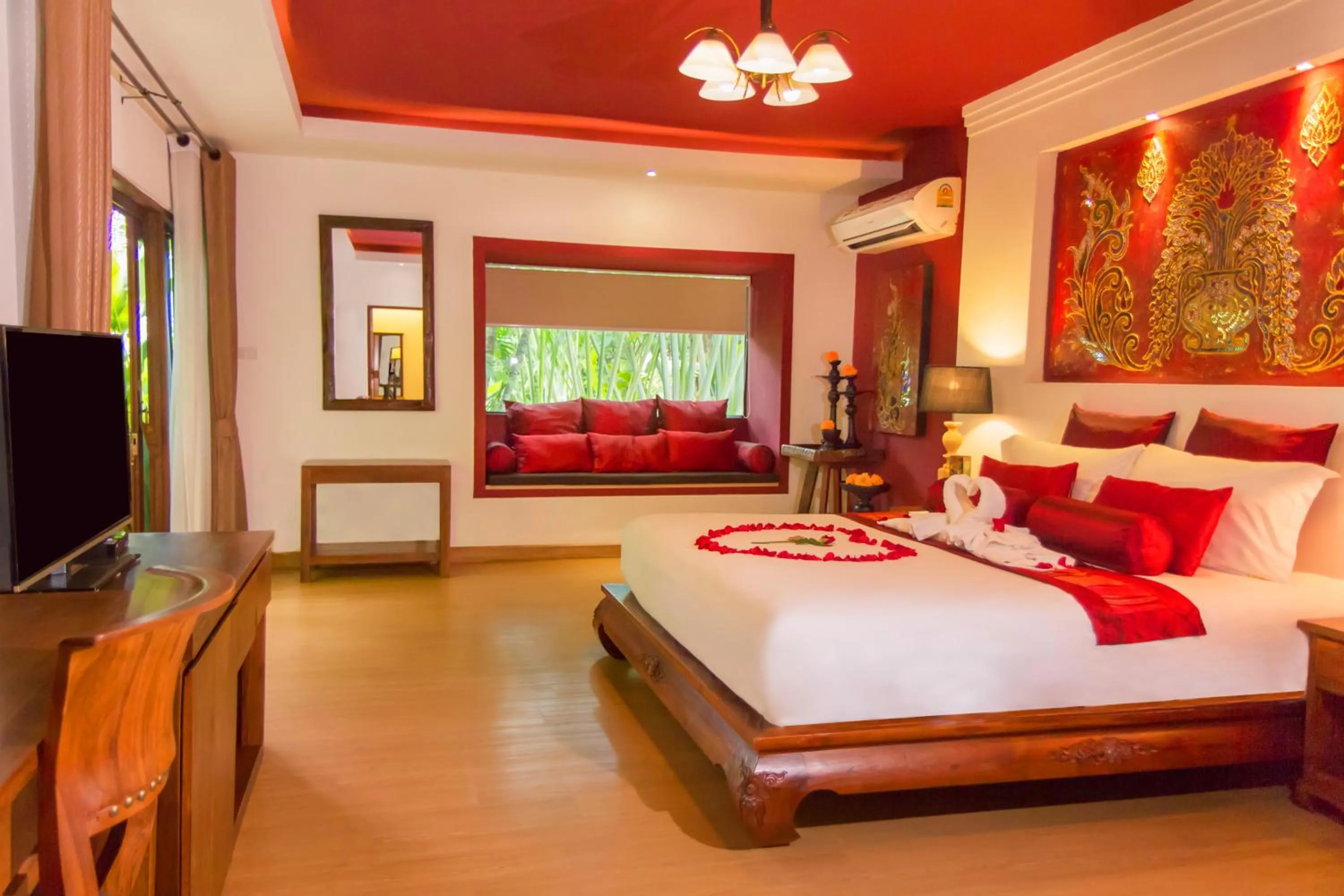 Photo of the whole room, Bed in E-outfitting Boutique Chiang Mai