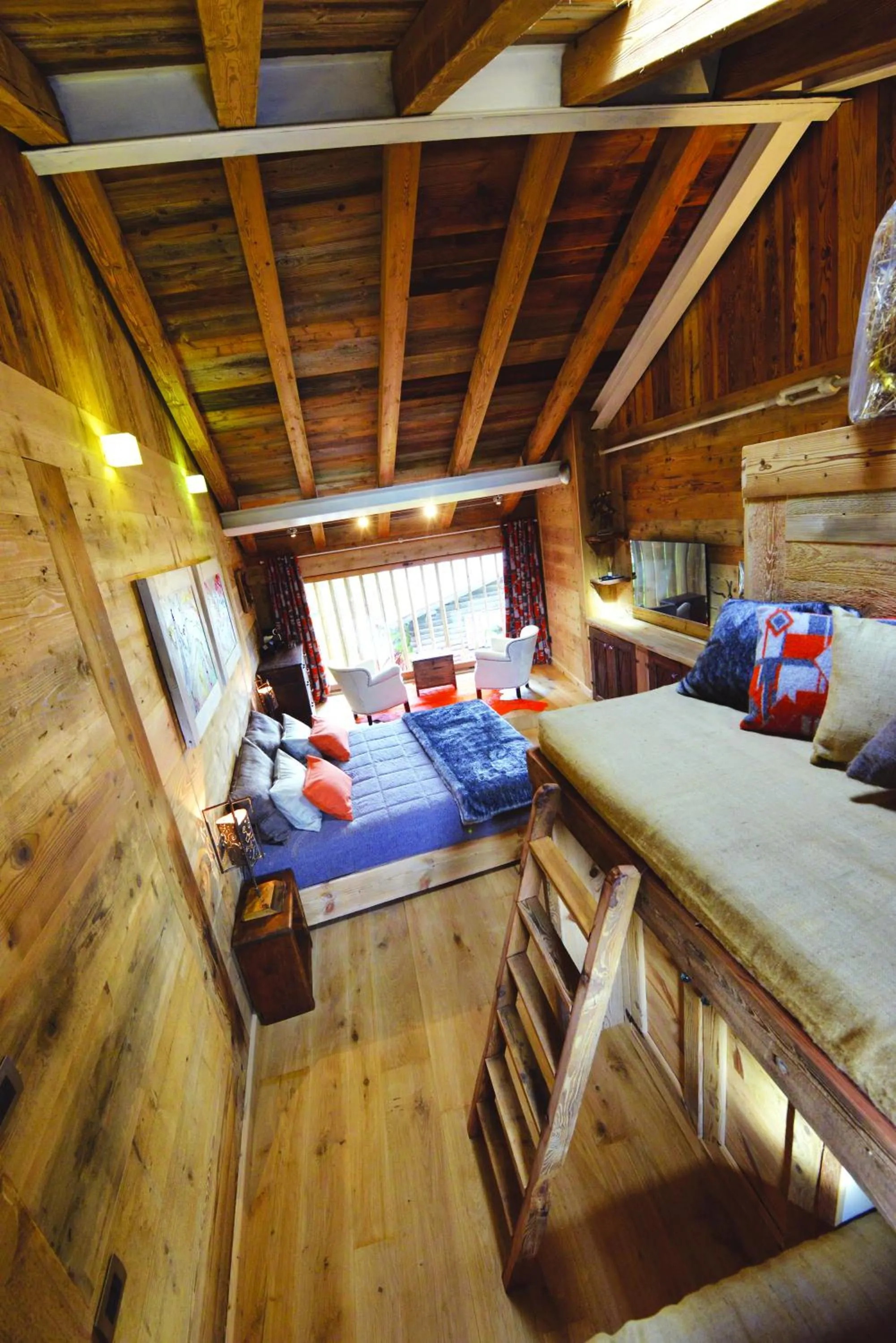 Bedroom, Bed in La Maison de Dolphe Chalet de Charme & Art gallery