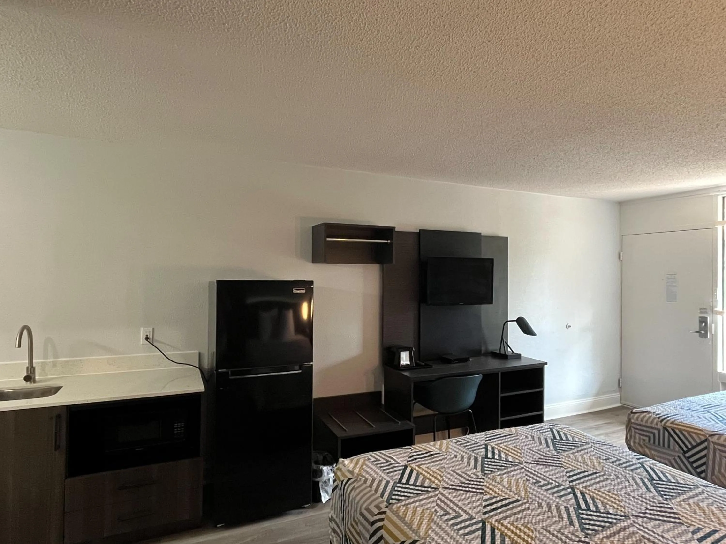 Bedroom, Bed in Americas Best Value Inn Hammond