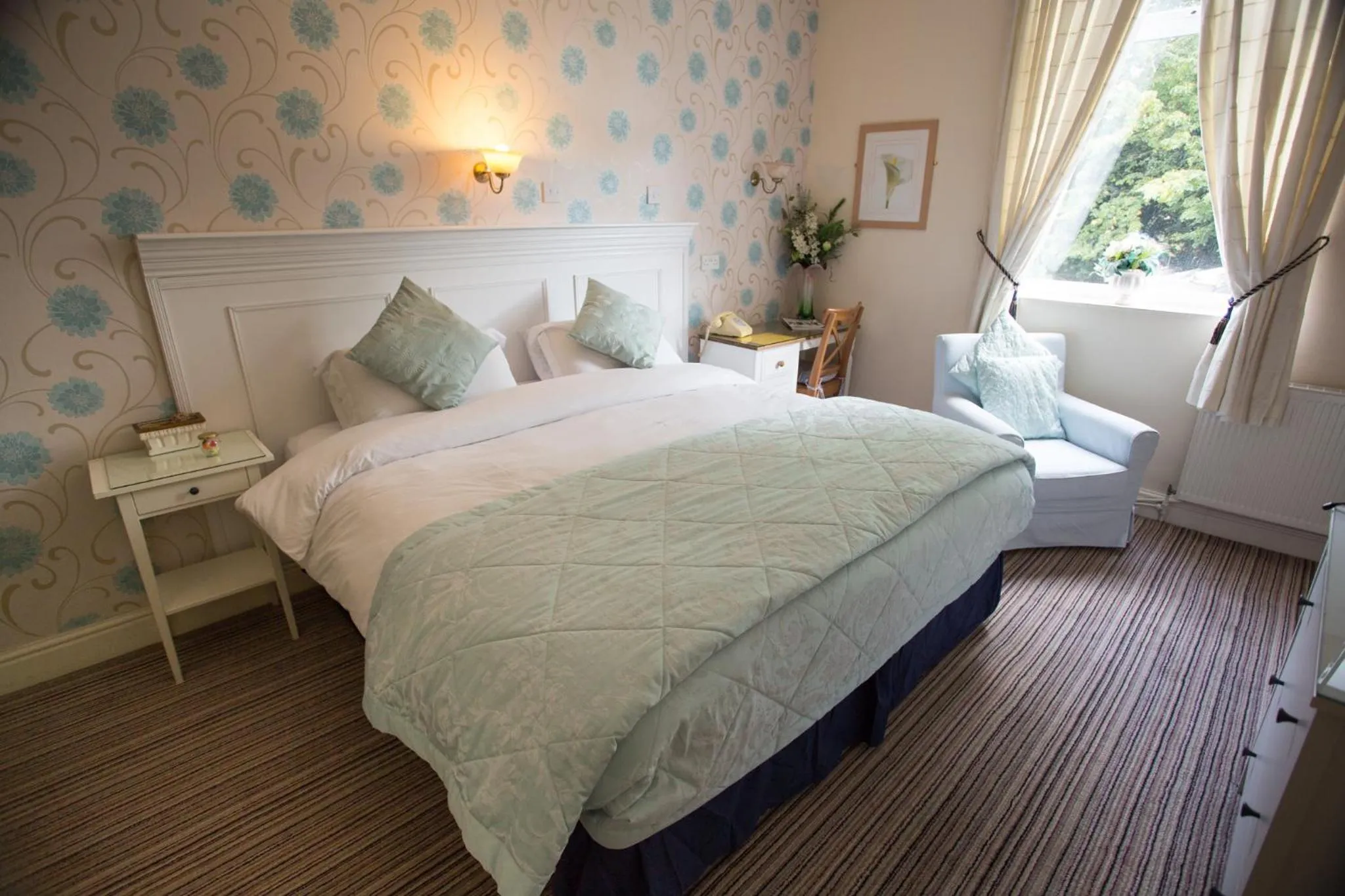 Photo of the whole room, Bed in The Ascott