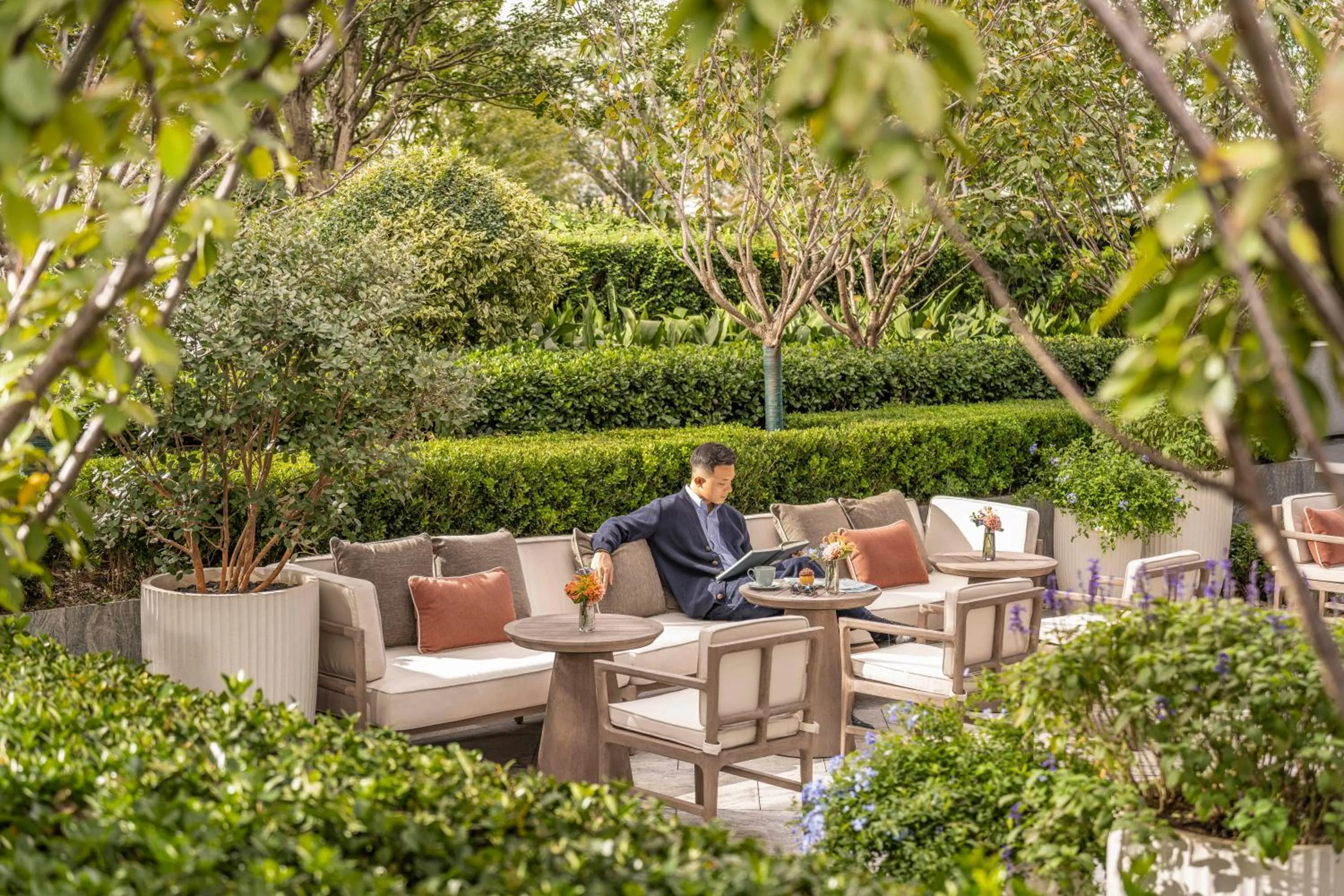 Garden in Four Seasons Hotel Hangzhou at Hangzhou Centre