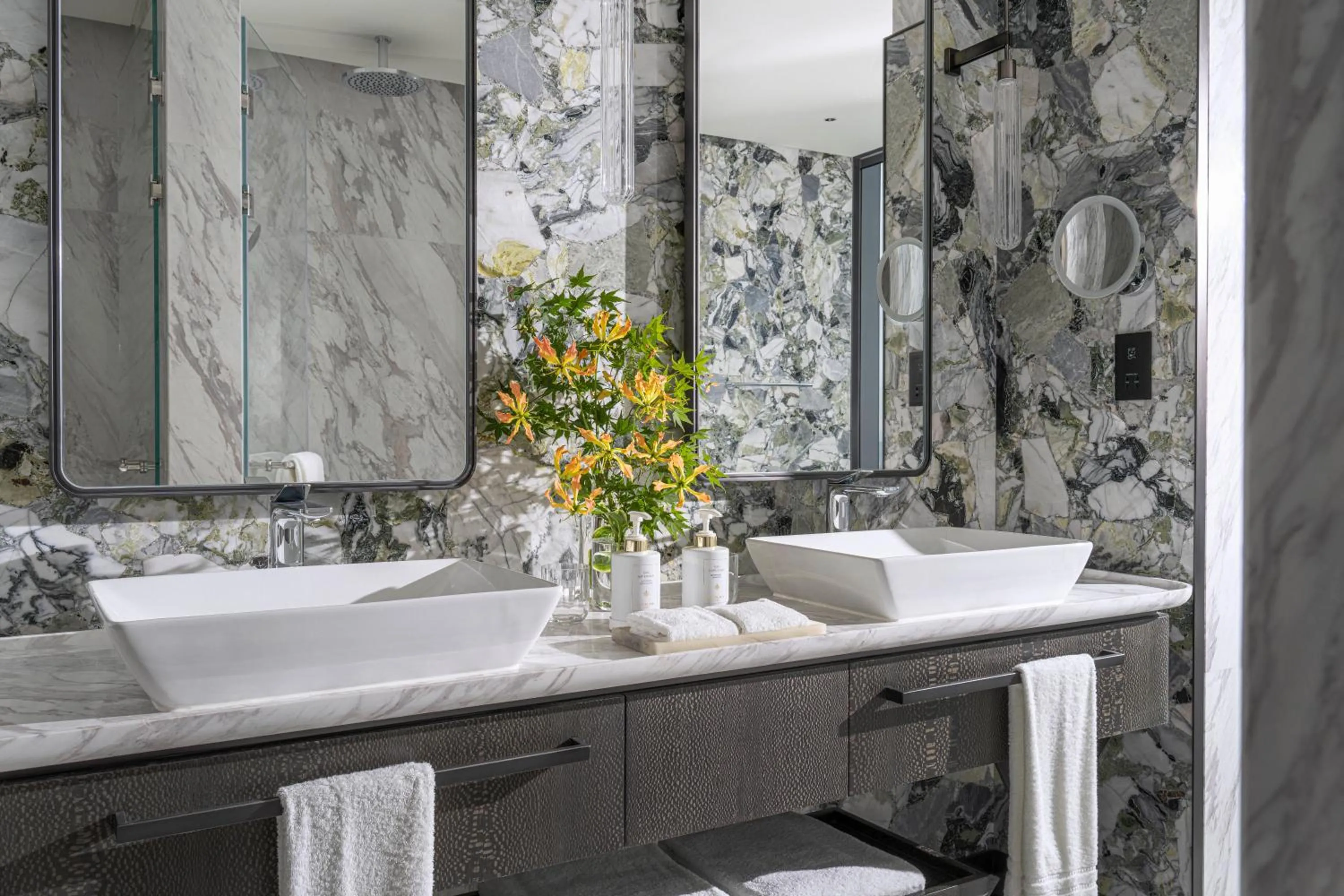 Bathroom in Four Seasons Hotel Hangzhou at Hangzhou Centre