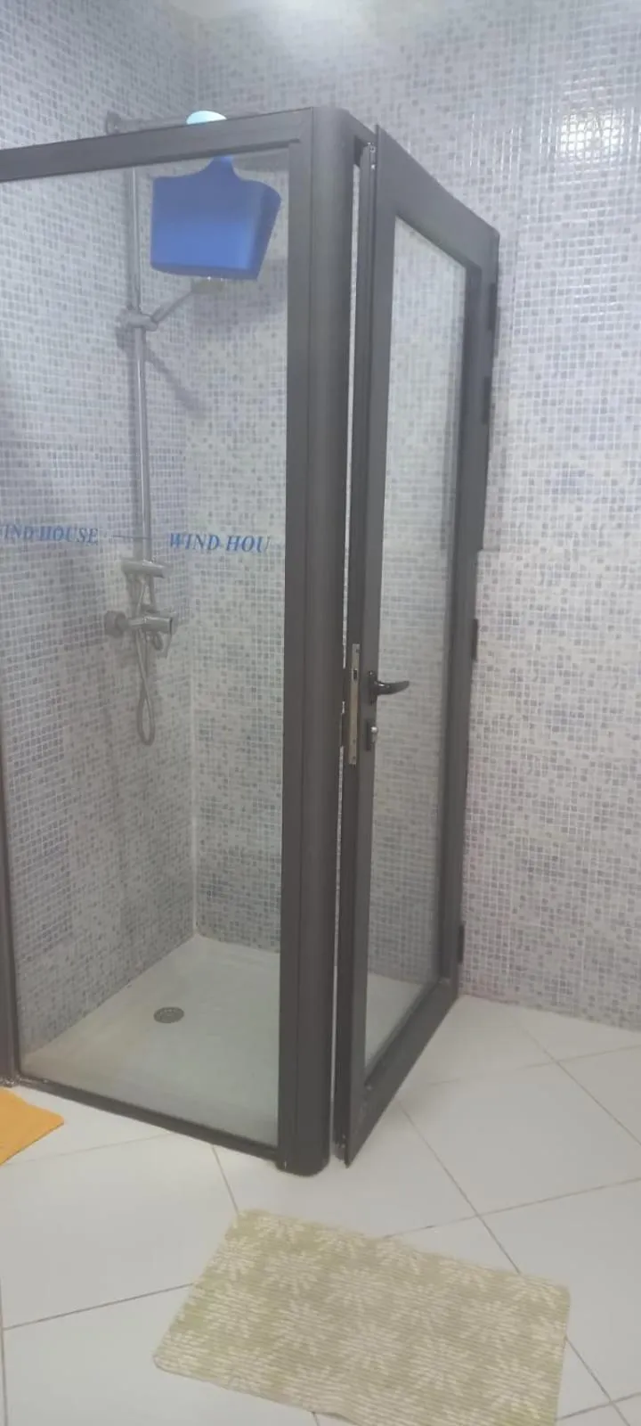 Bathroom in Wind House