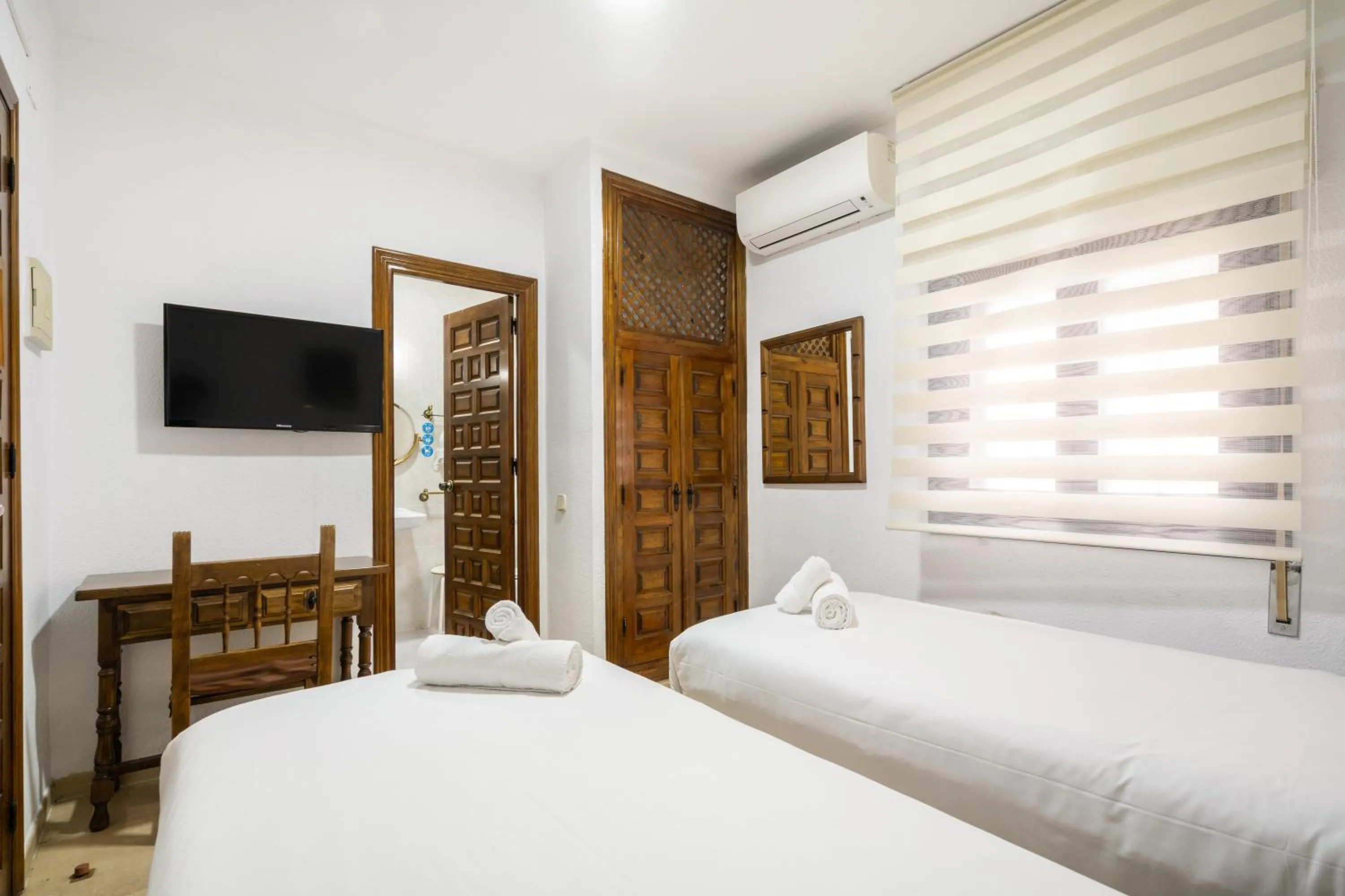 Bed in Hotel La Quinta de Santillán